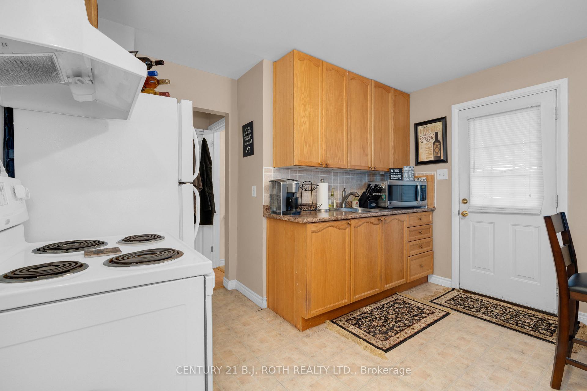 Photo 9 of 128 Berczy Street, Barrie, Codrington — HOMEH