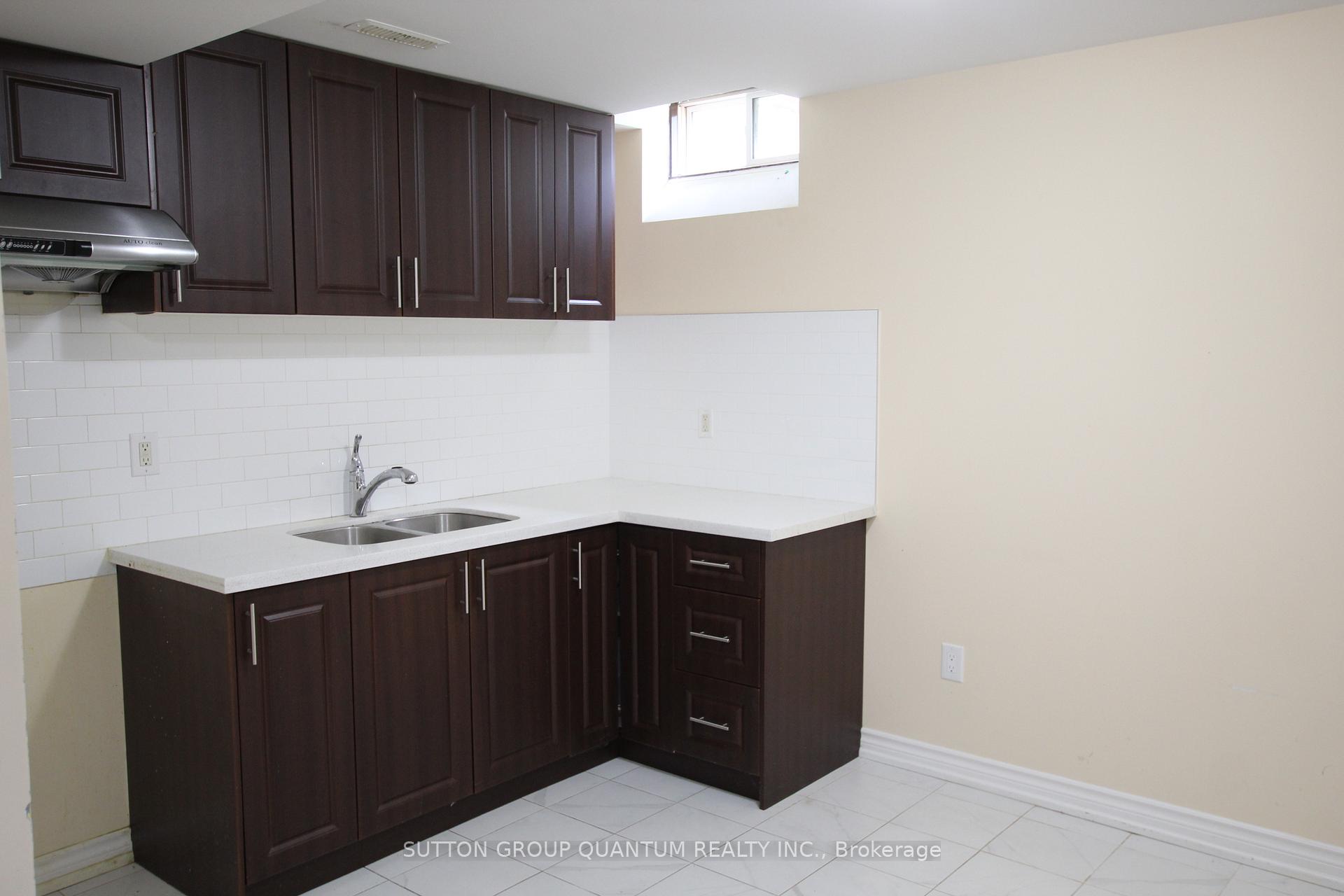 Photo 11 of 51 Springhurst Avenue, Brampton, Fletcher's Meadow — HOMEH