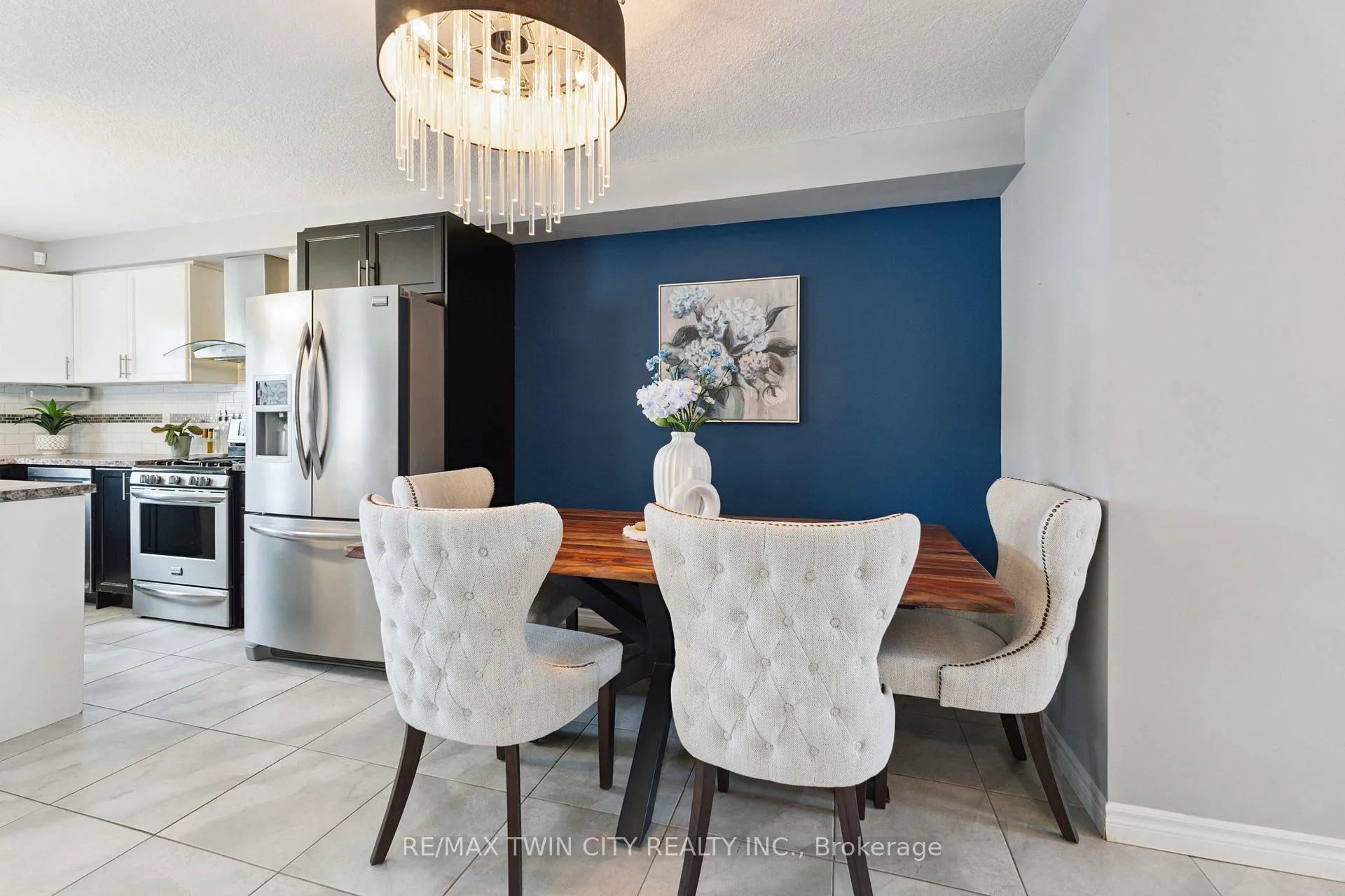 Photo 14 of 12 Avatar Place, Hamilton, Mount Hope — HOMEH