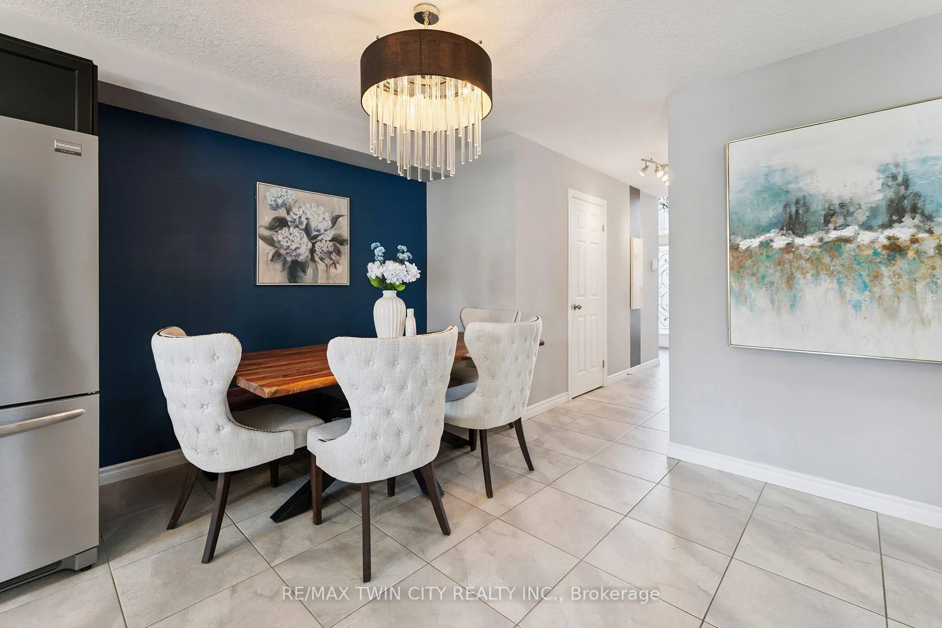 Photo 16 of 12 Avatar Place, Hamilton, Mount Hope — HOMEH