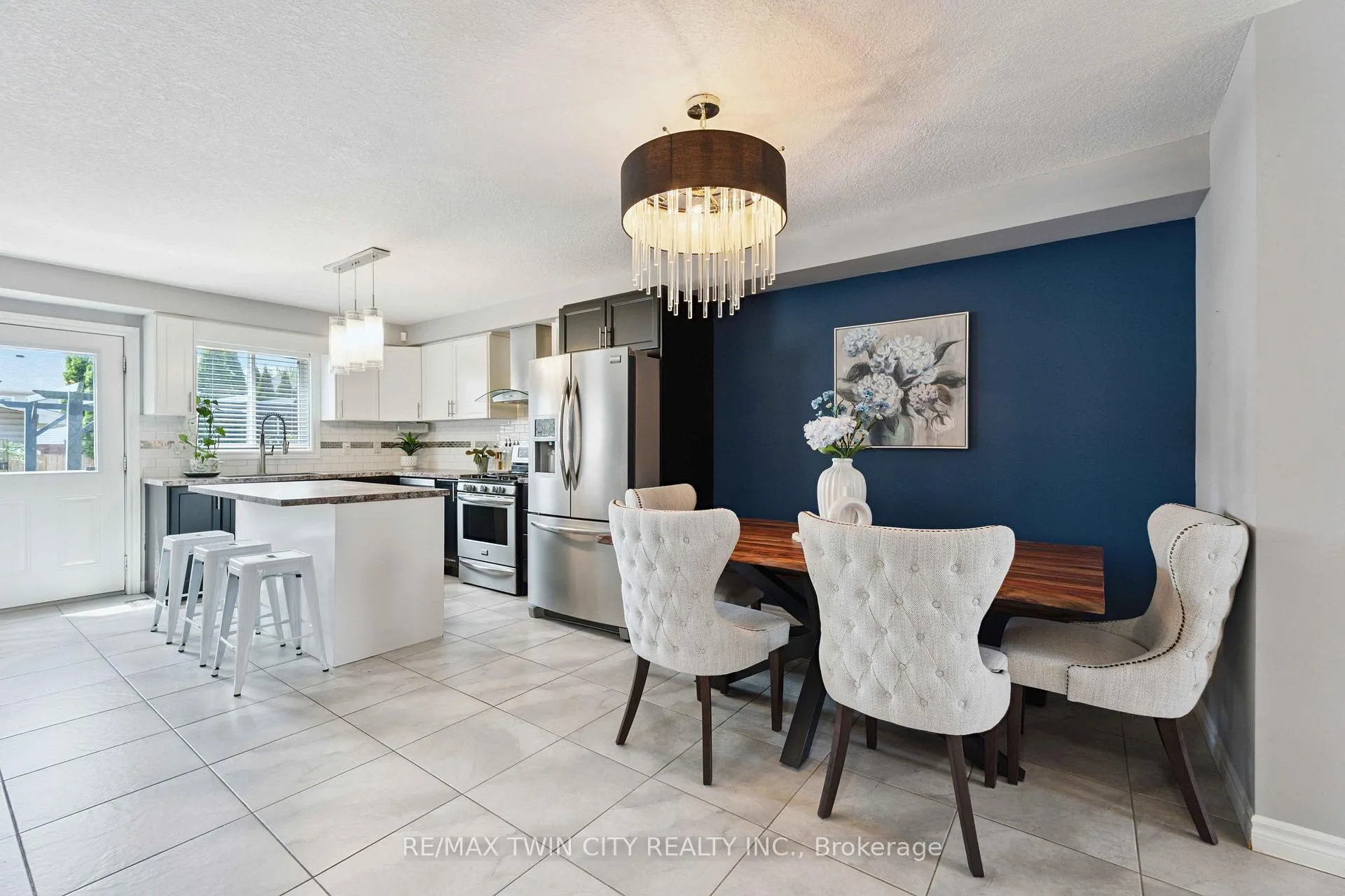 Photo 17 of 12 Avatar Place, Hamilton, Mount Hope — HOMEH