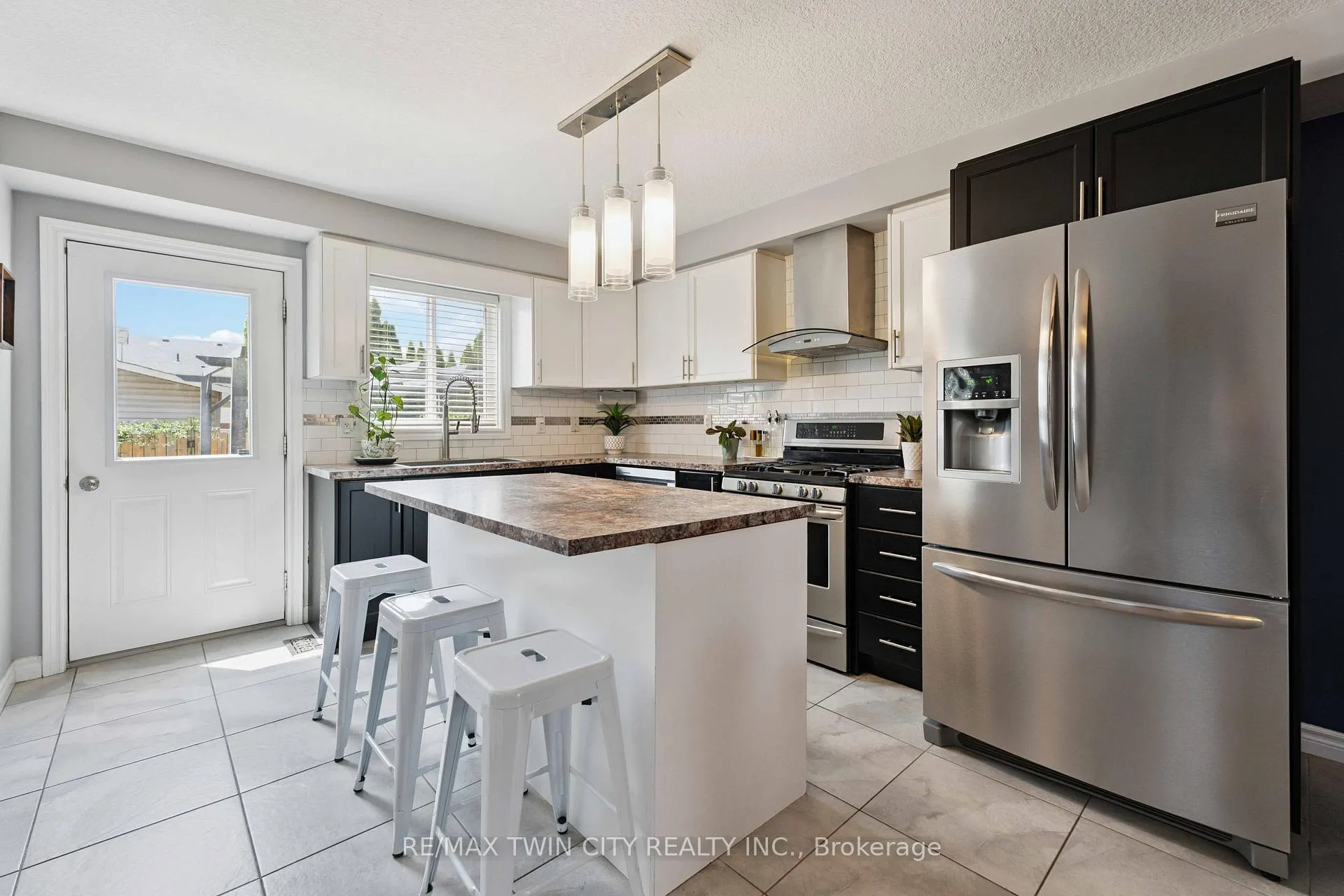 Photo 19 of 12 Avatar Place, Hamilton, Mount Hope — HOMEH