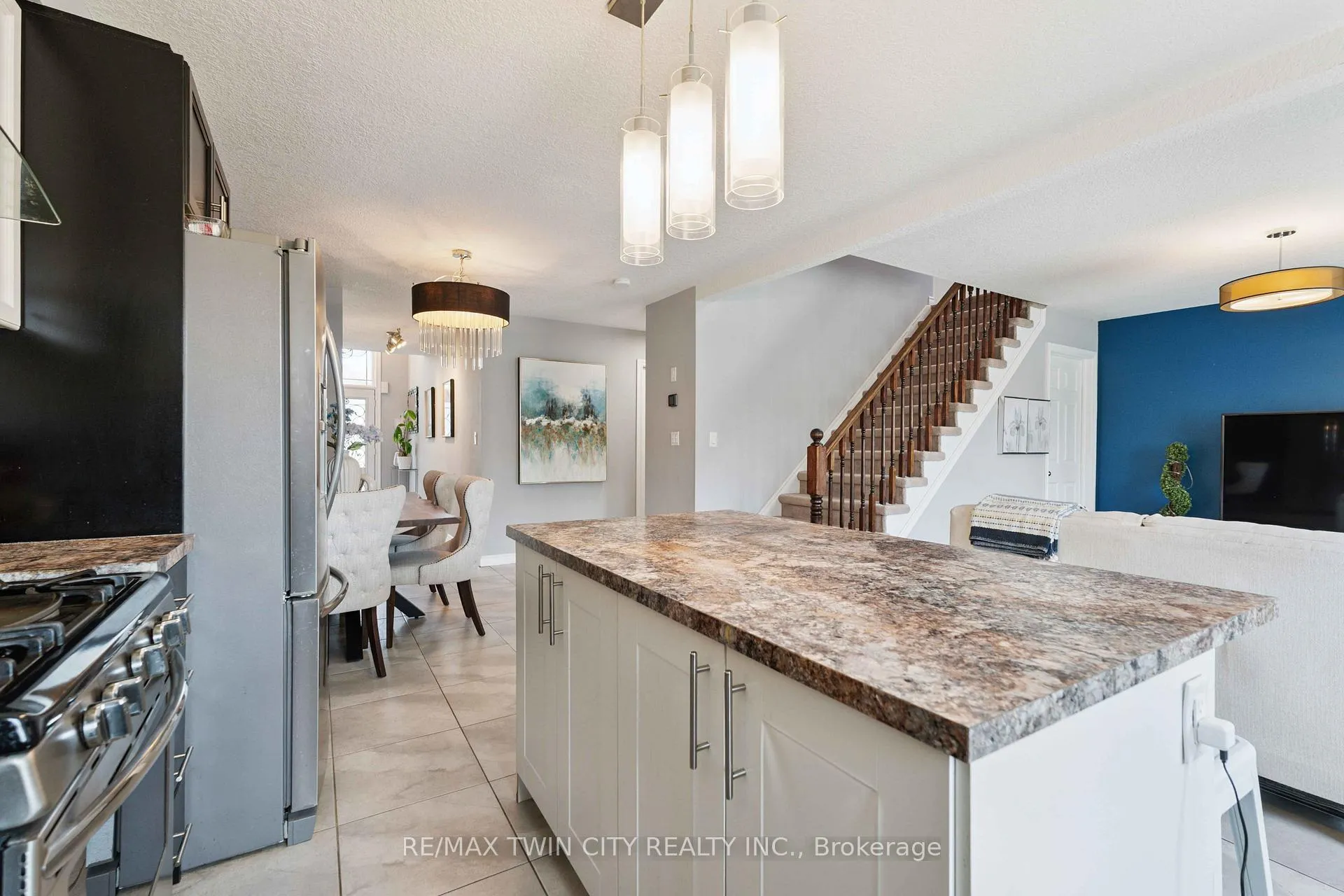 Photo 20 of 12 Avatar Place, Hamilton, Mount Hope — HOMEH