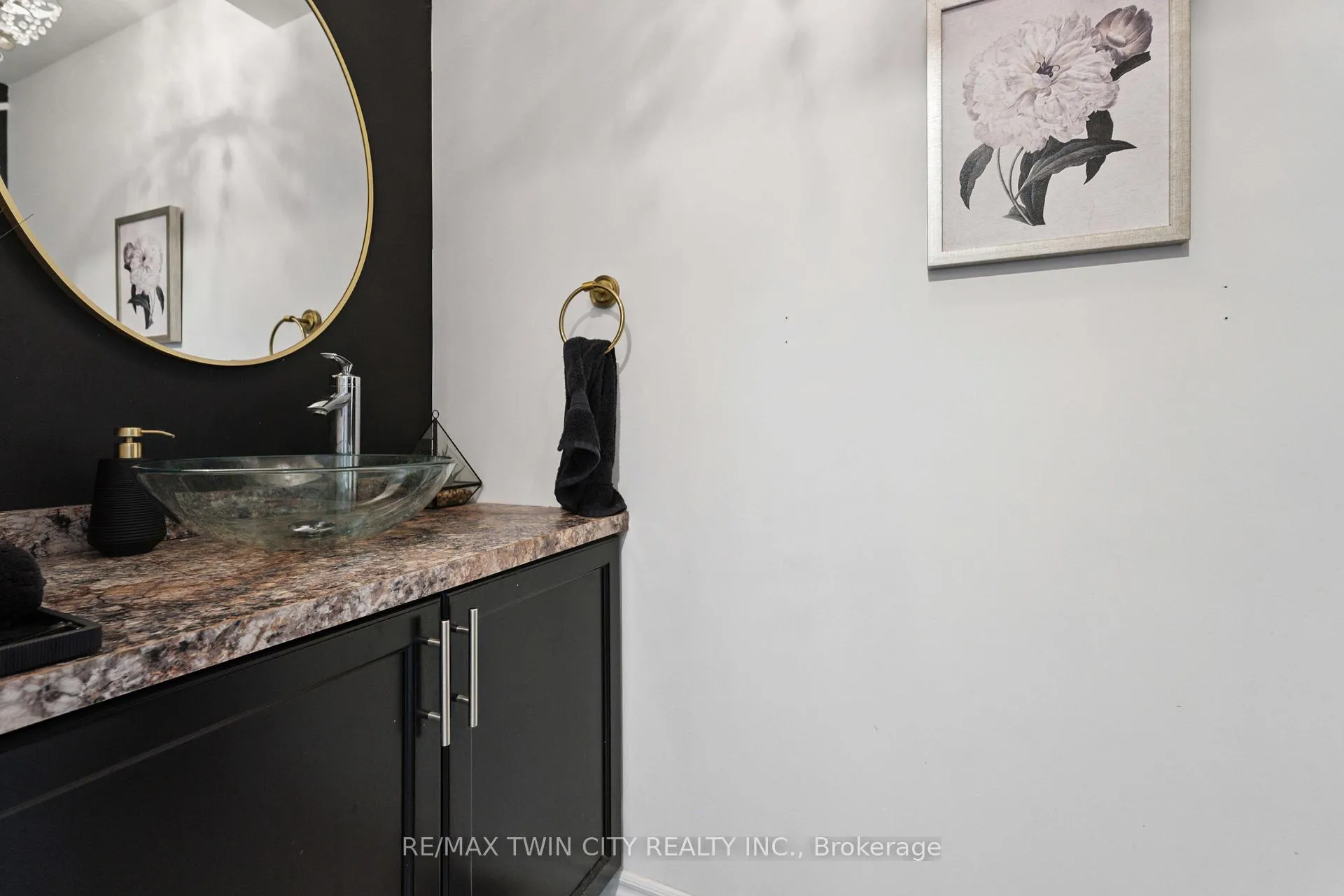 Photo 23 of 12 Avatar Place, Hamilton, Mount Hope — HOMEH