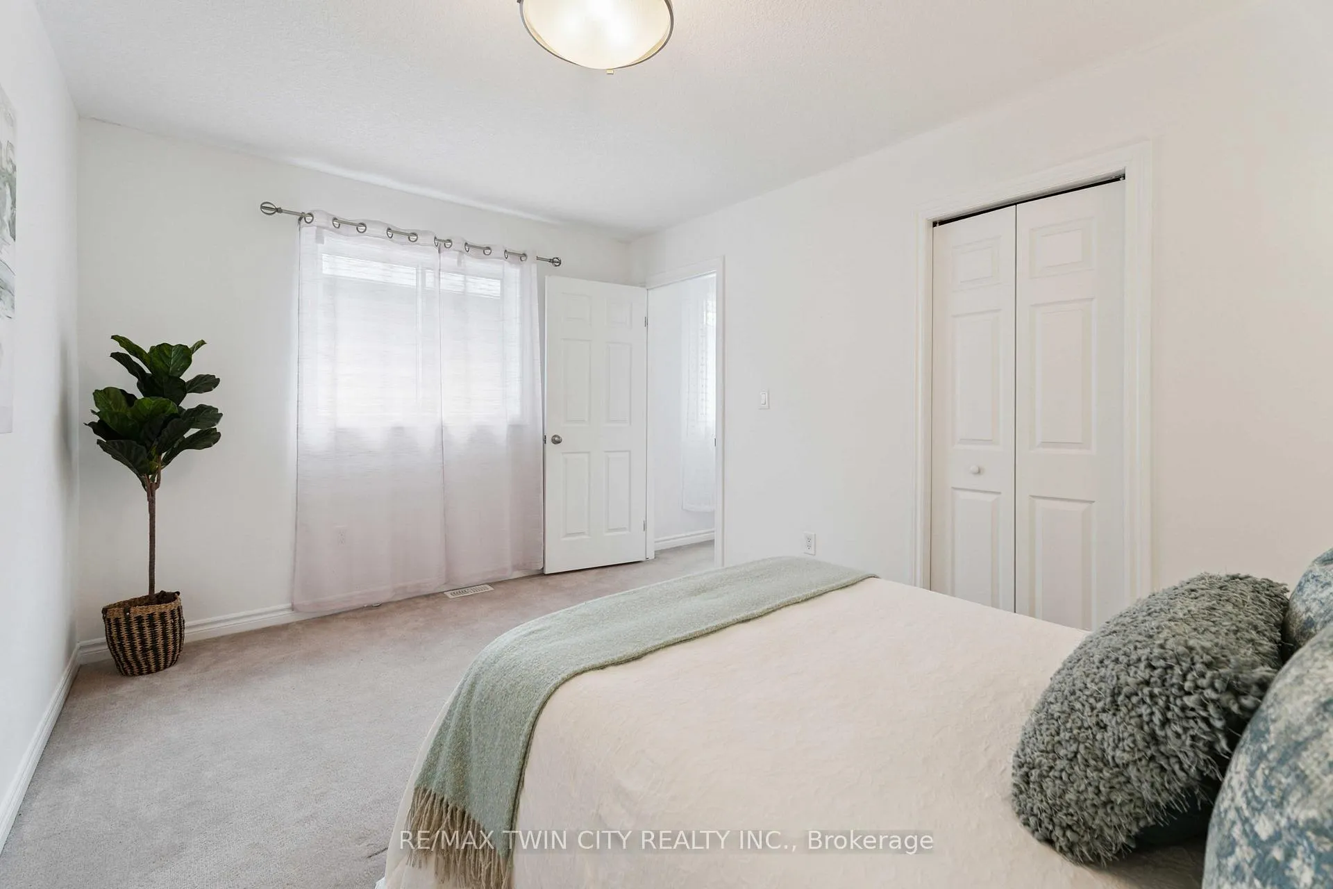 Photo 25 of 12 Avatar Place, Hamilton, Mount Hope — HOMEH