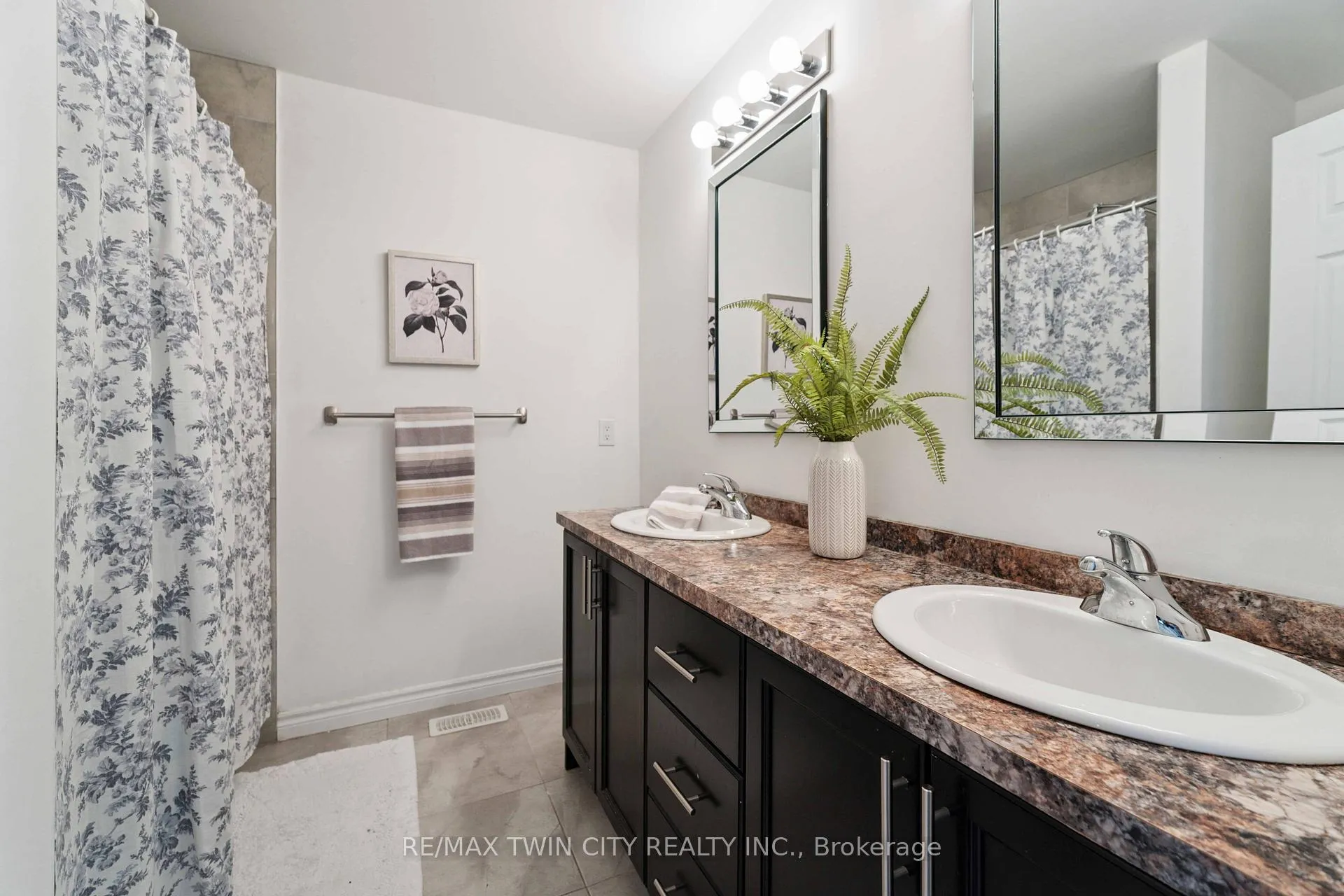 Photo 29 of 12 Avatar Place, Hamilton, Mount Hope — HOMEH