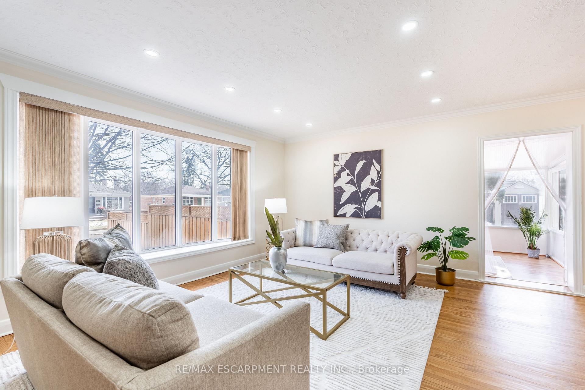 Photo 5 of 2305 Wagner Crescent, Burlington, Brant — HOMEH