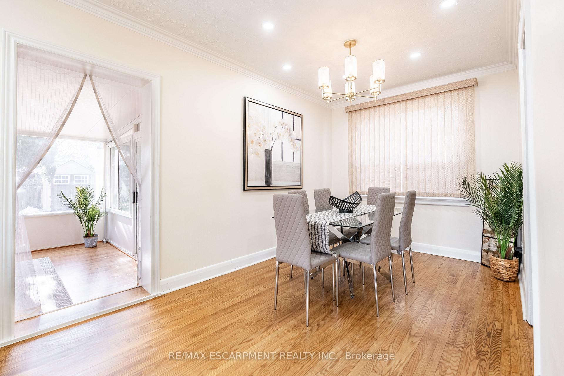 Photo 11 of 2305 Wagner Crescent, Burlington, Brant — HOMEH