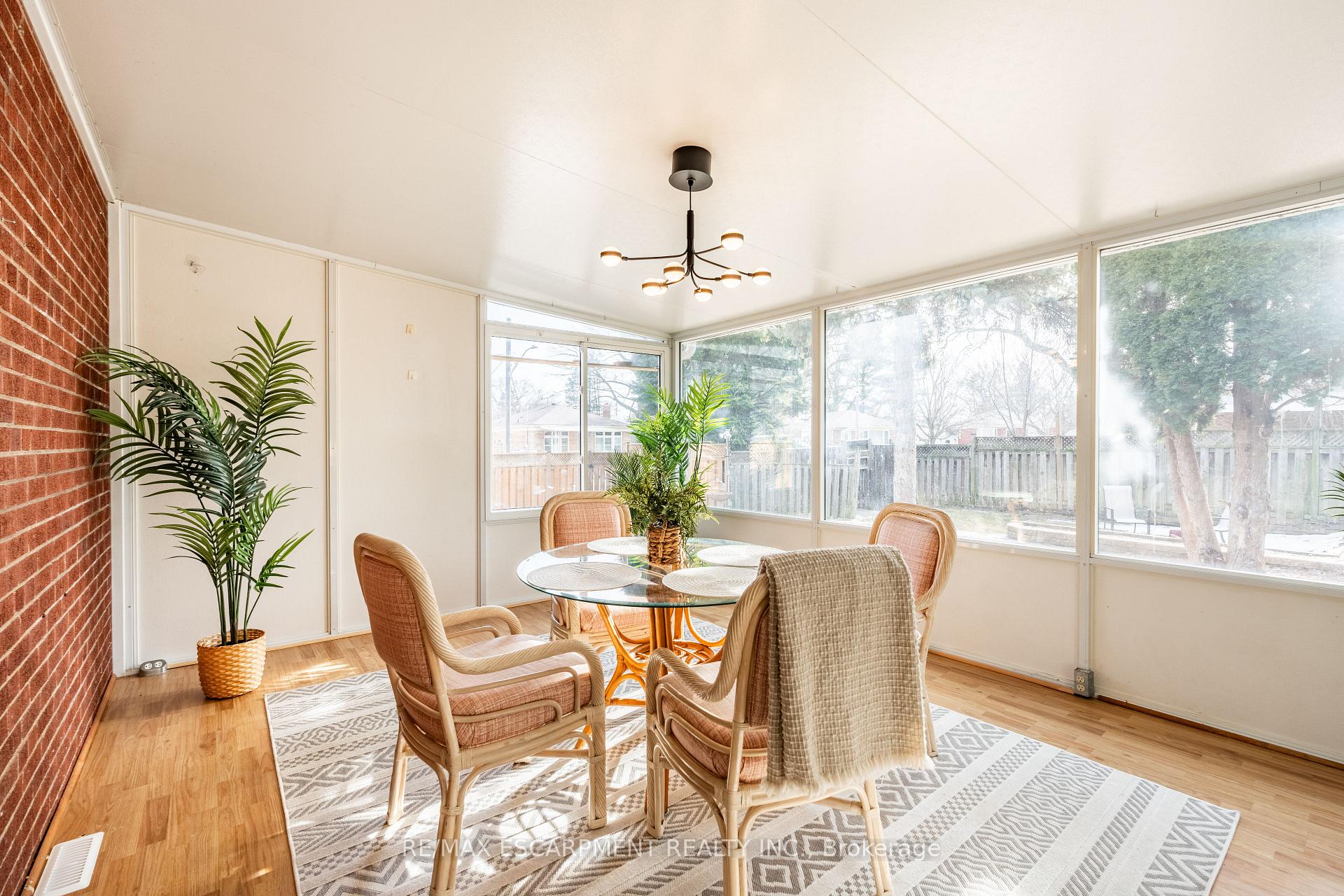Photo 14 of 2305 Wagner Crescent, Burlington, Brant — HOMEH