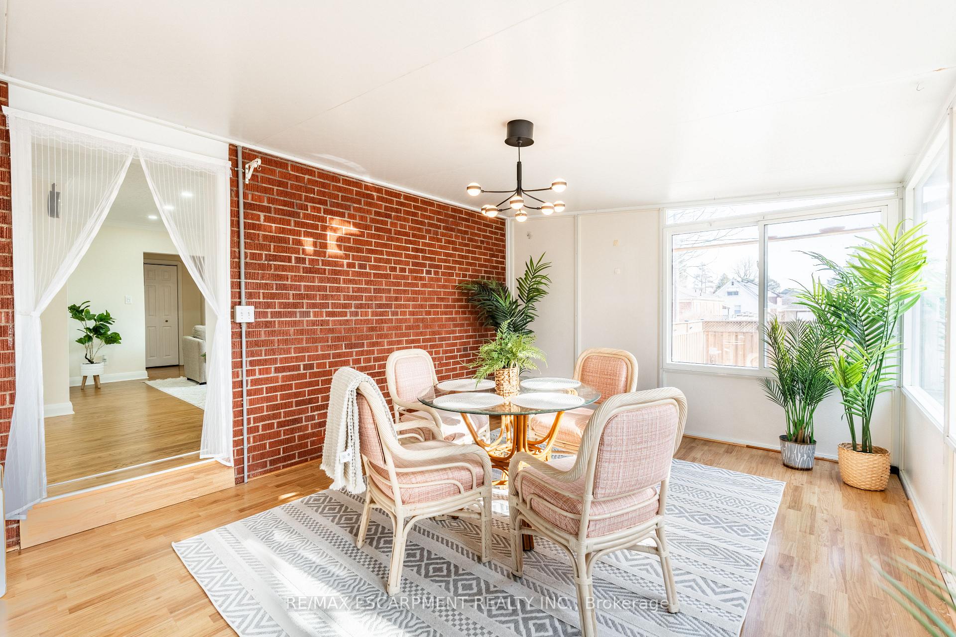 Photo 15 of 2305 Wagner Crescent, Burlington, Brant — HOMEH