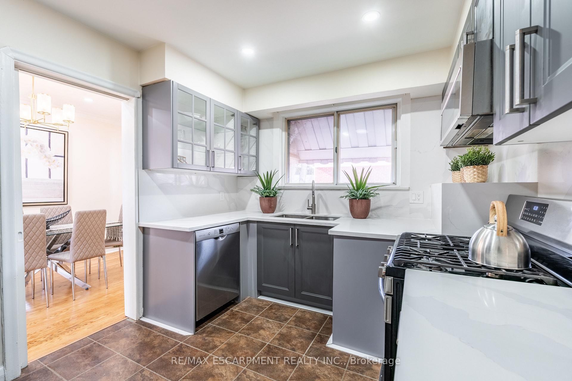 Photo 18 of 2305 Wagner Crescent, Burlington, Brant — HOMEH