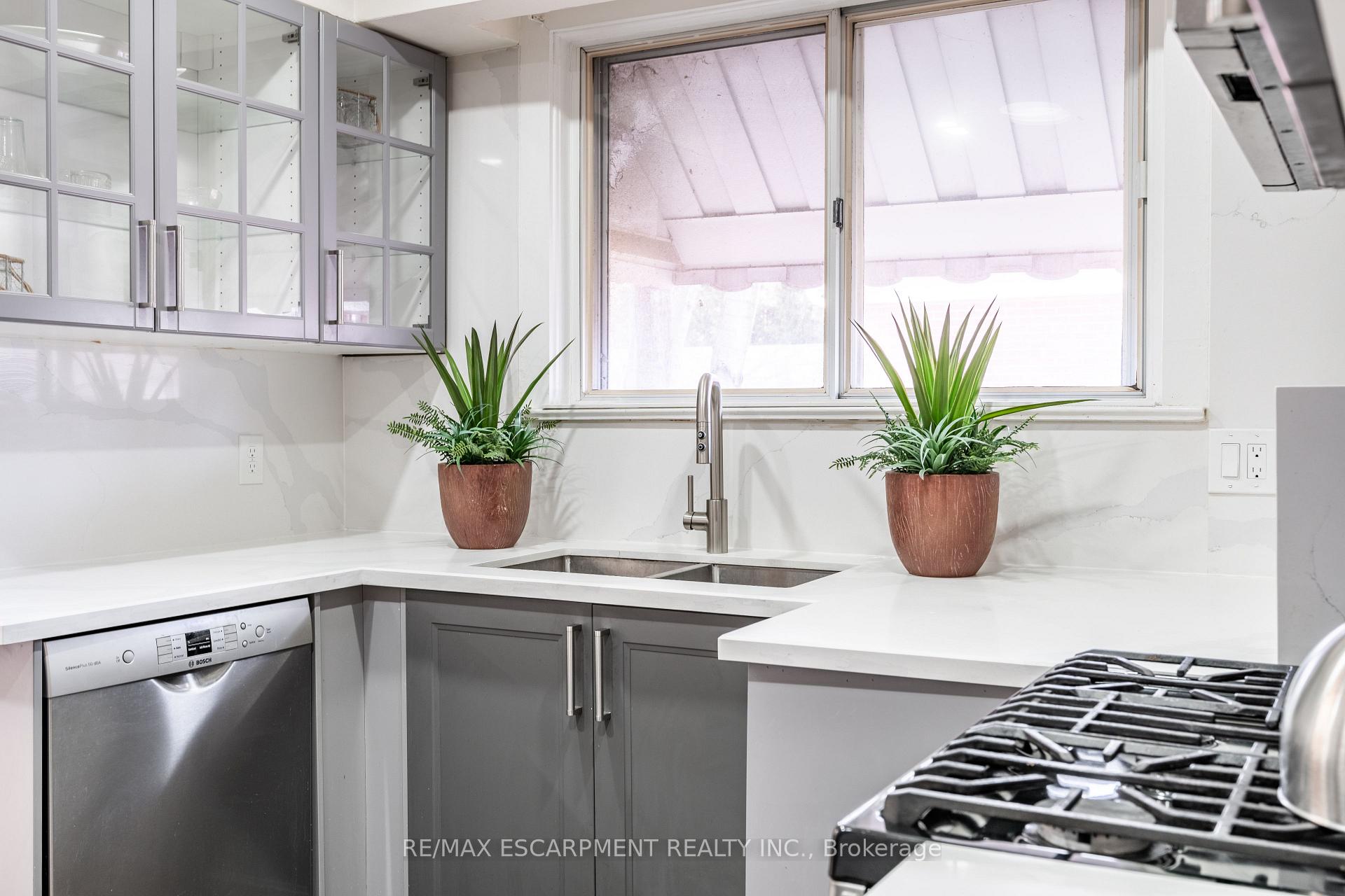Photo 19 of 2305 Wagner Crescent, Burlington, Brant — HOMEH