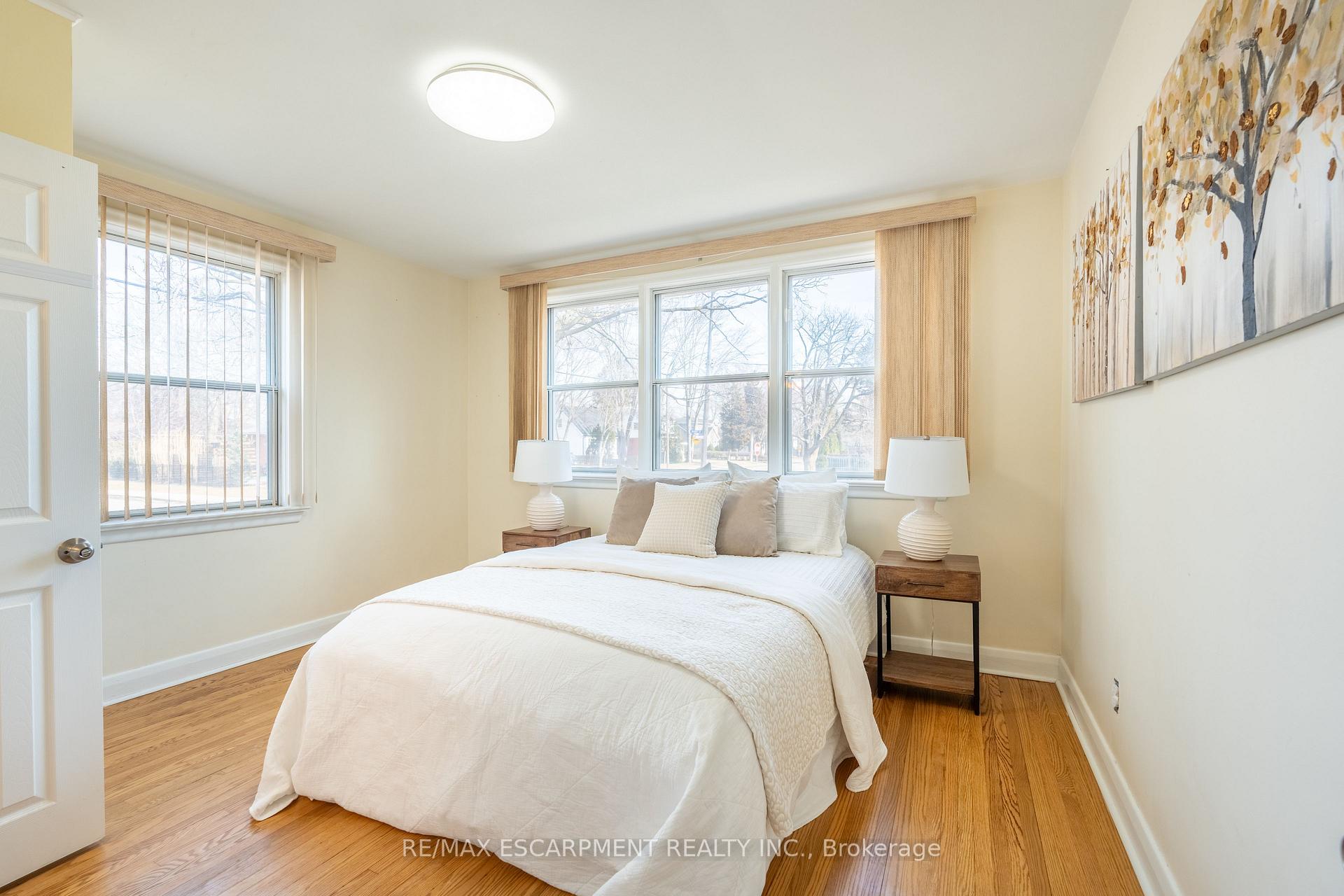 Photo 23 of 2305 Wagner Crescent, Burlington, Brant — HOMEH