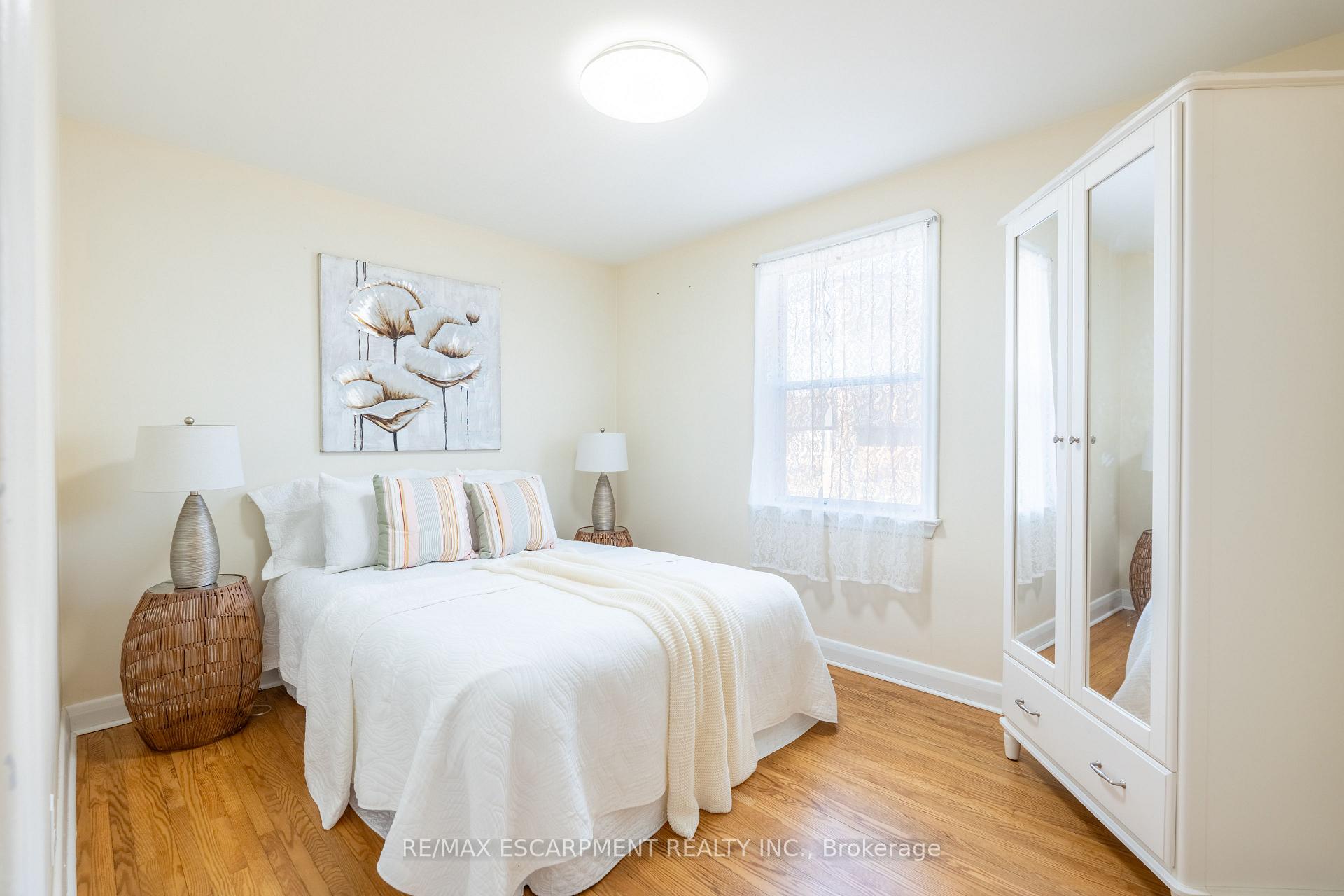 Photo 27 of 2305 Wagner Crescent, Burlington, Brant — HOMEH