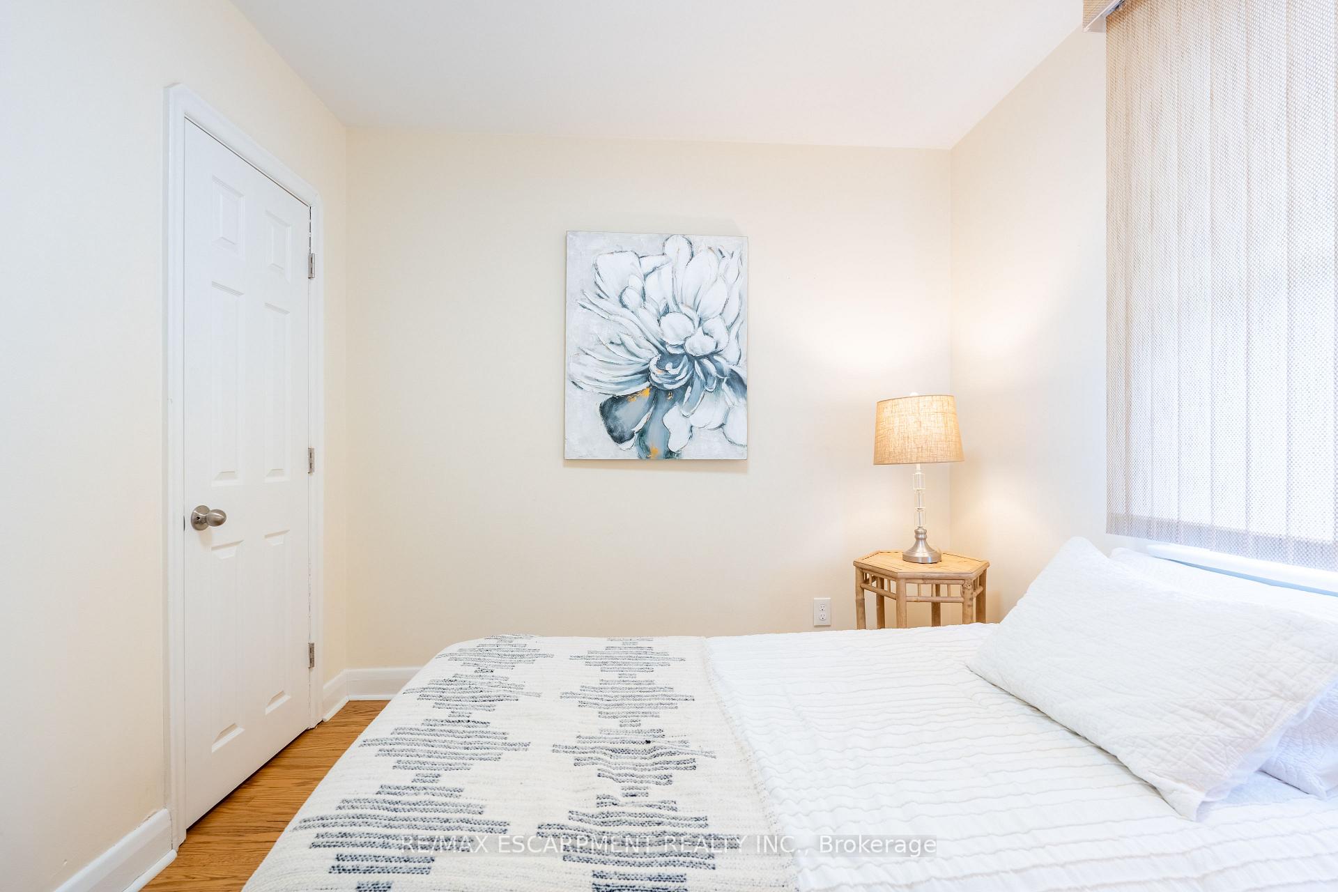Photo 30 of 2305 Wagner Crescent, Burlington, Brant — HOMEH