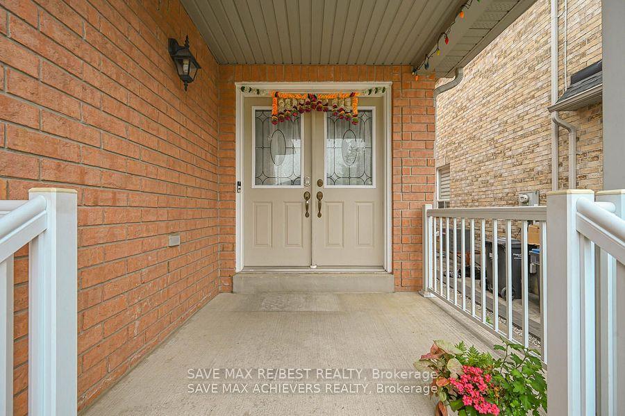 Photo 2 of 21 Riverplace Crescent, Brampton, Bram East — HOMEH