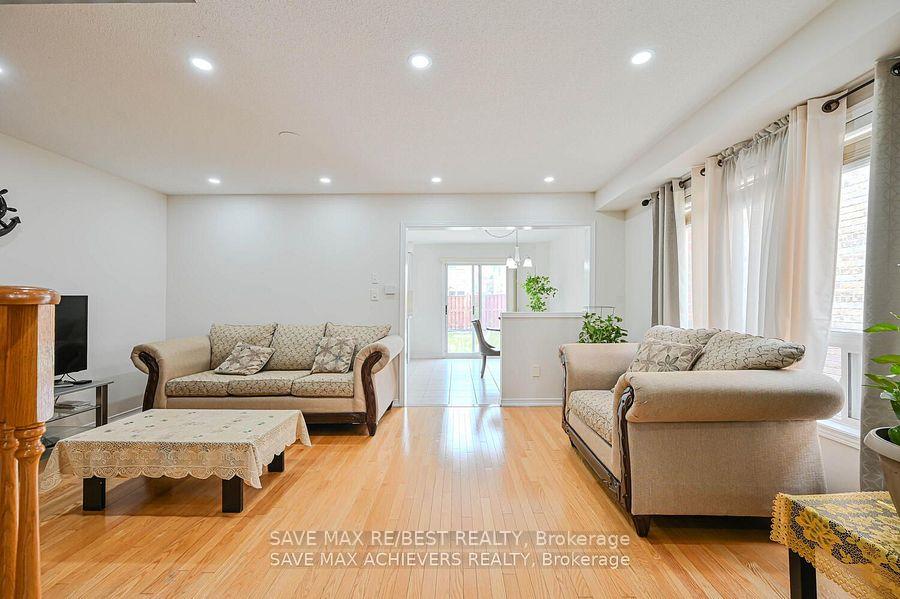 Photo 4 of 21 Riverplace Crescent, Brampton, Bram East — HOMEH