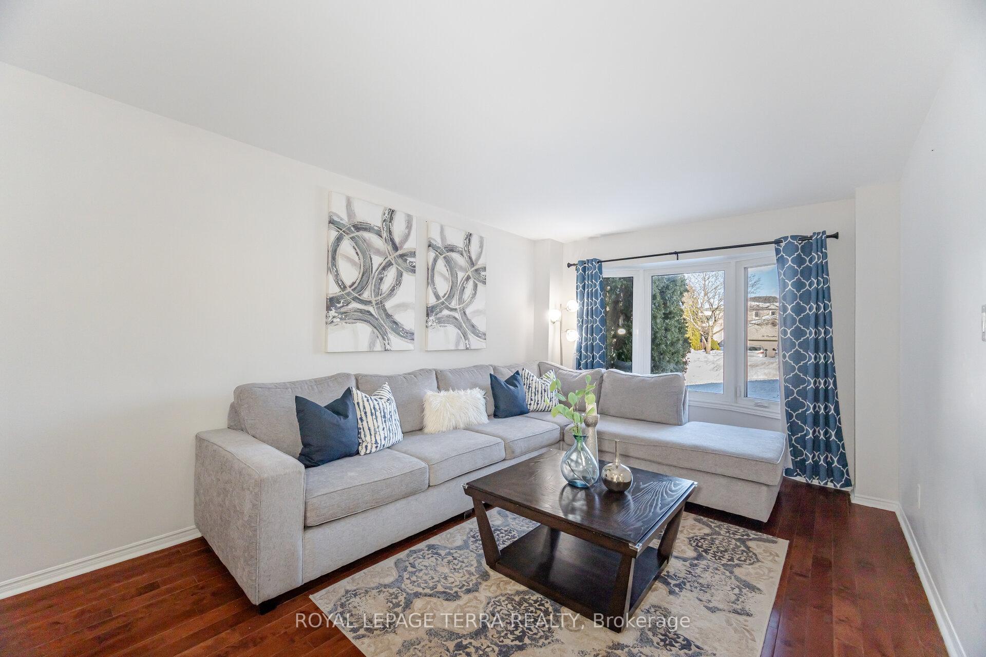 Photo 7 of 57 Carruthers Crescent, Barrie, Grove East — HOMEH