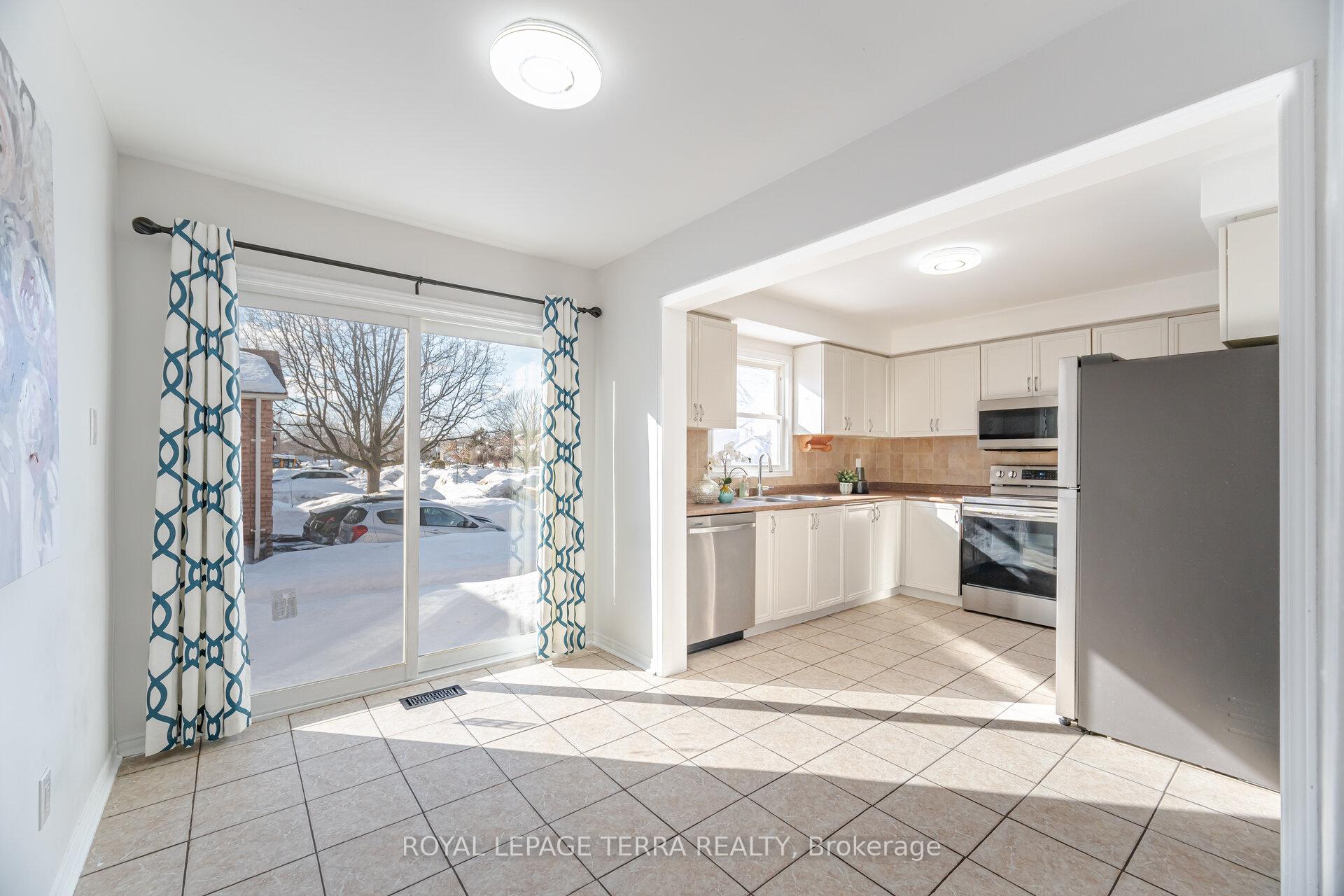 Photo 12 of 57 Carruthers Crescent, Barrie, Grove East — HOMEH