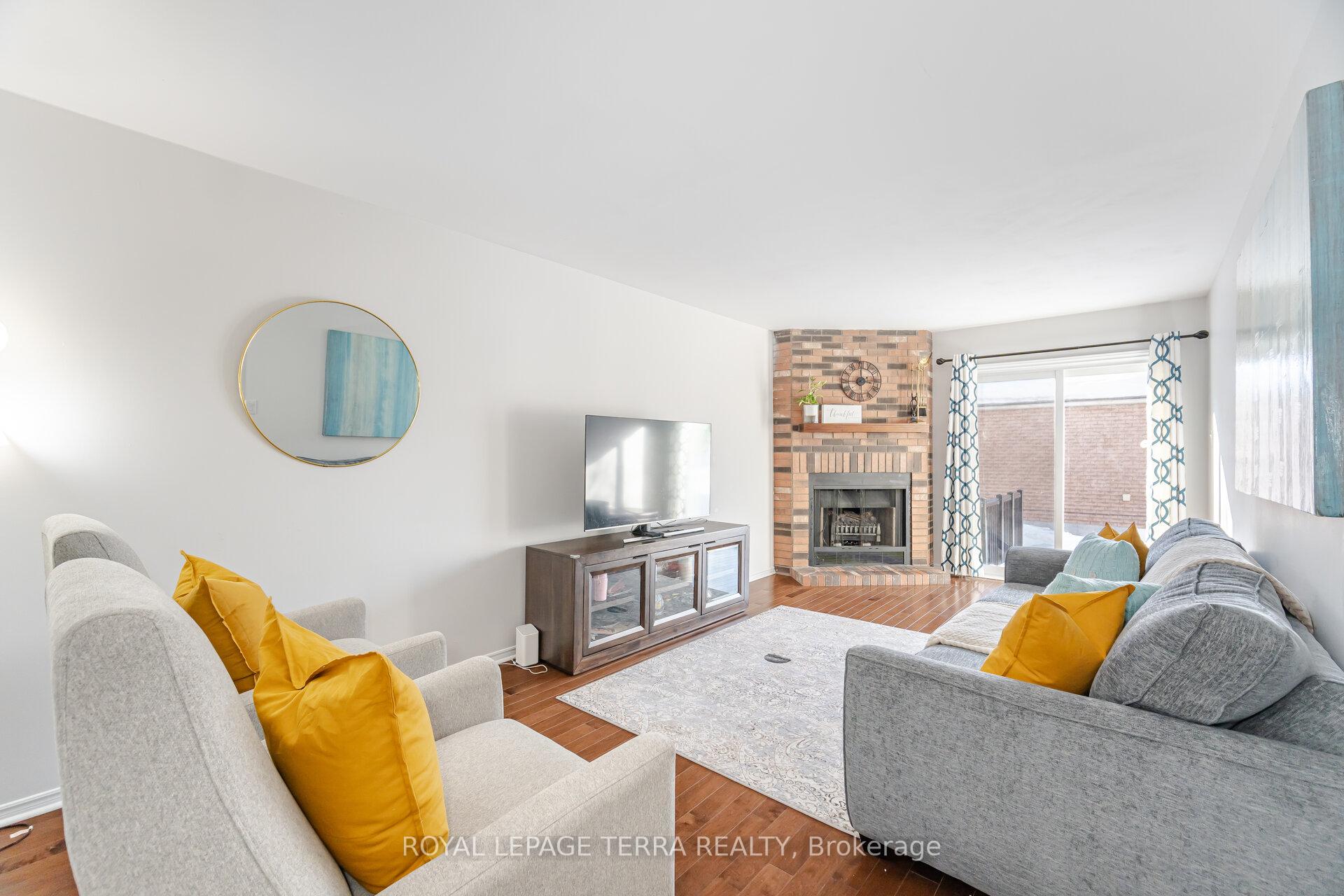 Photo 13 of 57 Carruthers Crescent, Barrie, Grove East — HOMEH