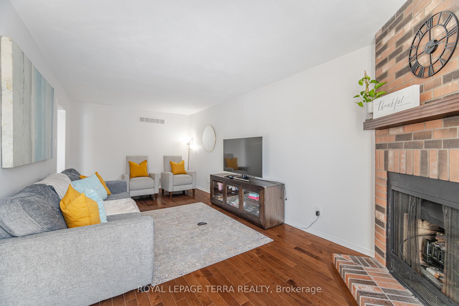 Photo 15 of 57 Carruthers Crescent, Barrie, Grove East — HOMEH