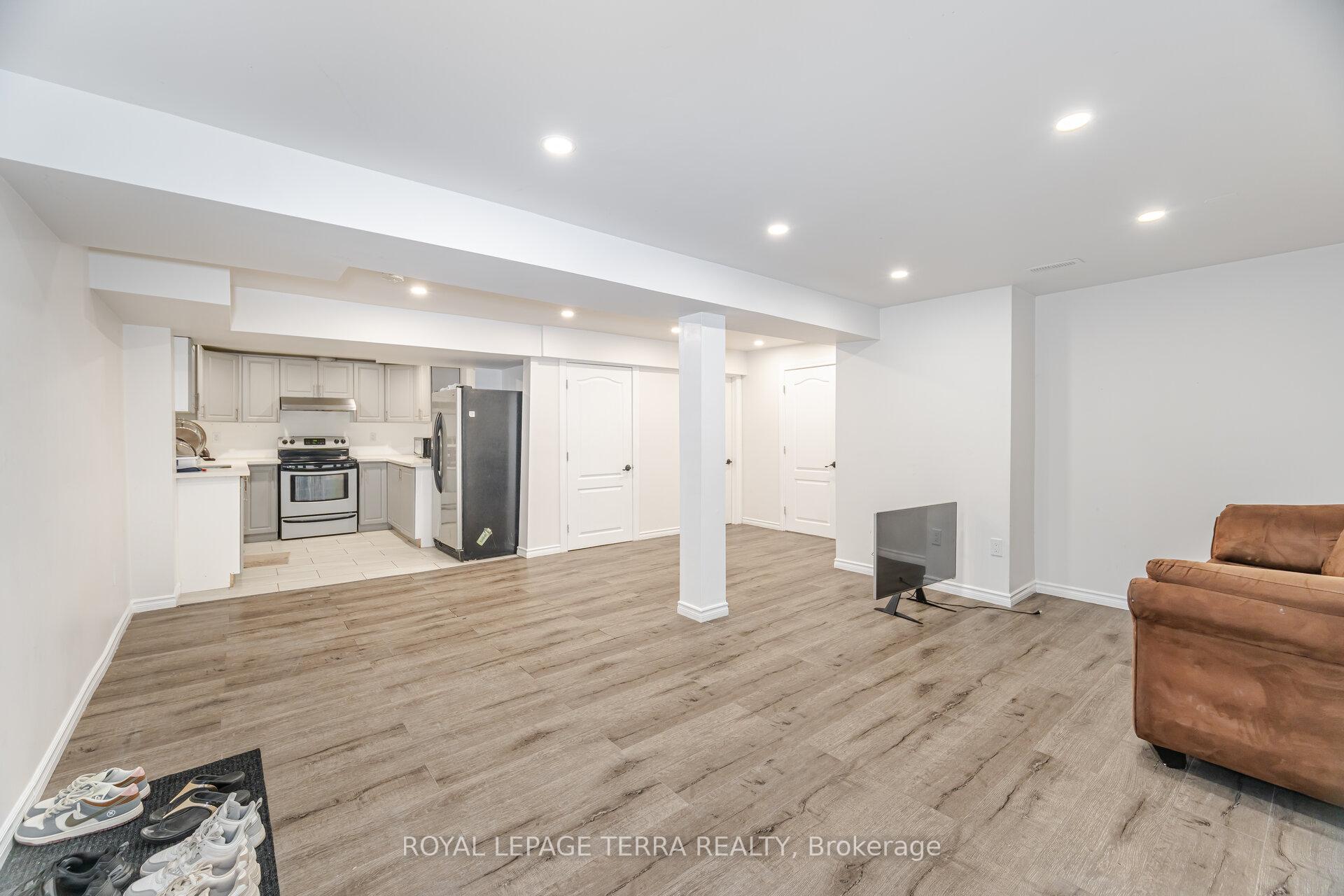 Photo 36 of 57 Carruthers Crescent, Barrie, Grove East — HOMEH