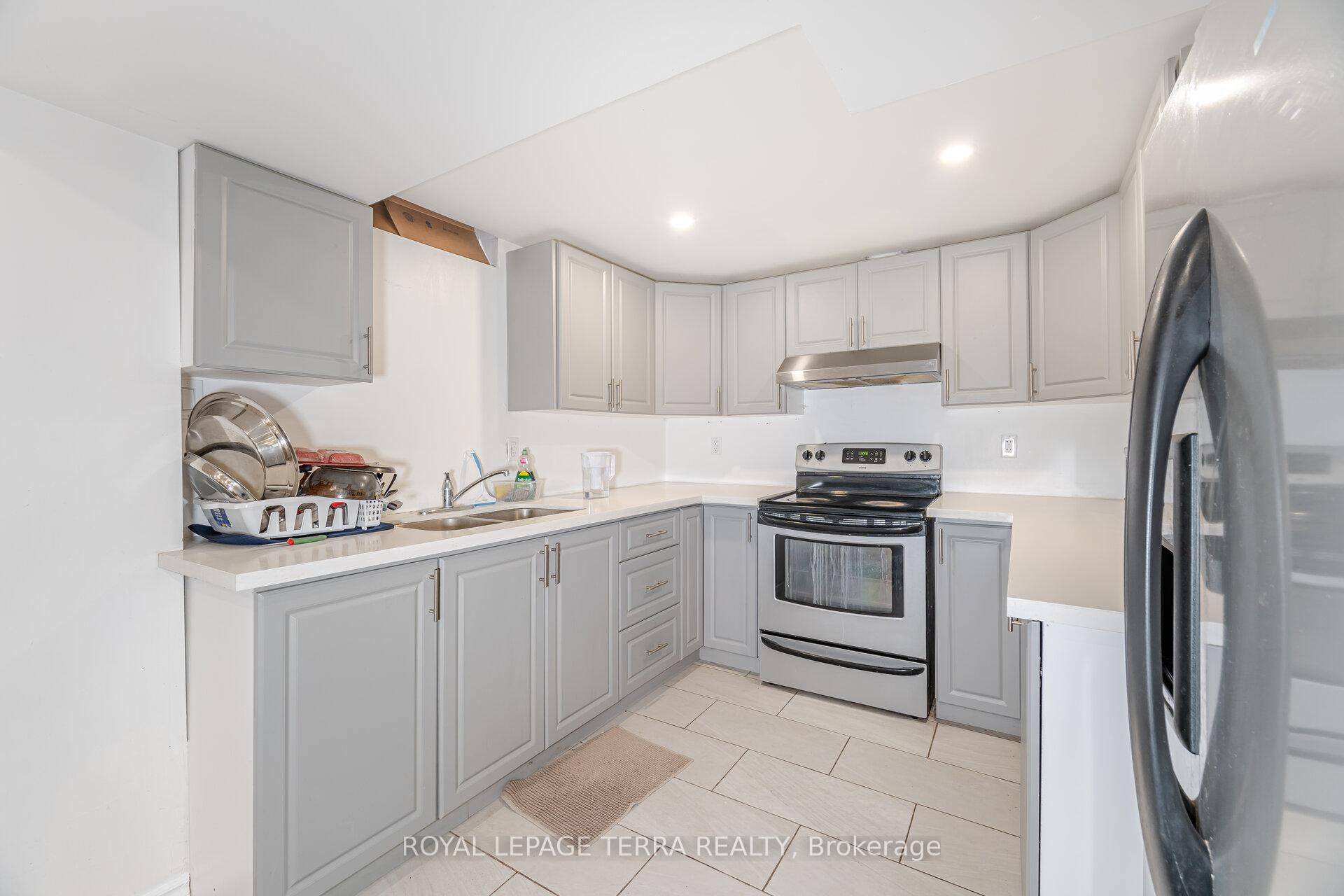 Photo 38 of 57 Carruthers Crescent, Barrie, Grove East — HOMEH