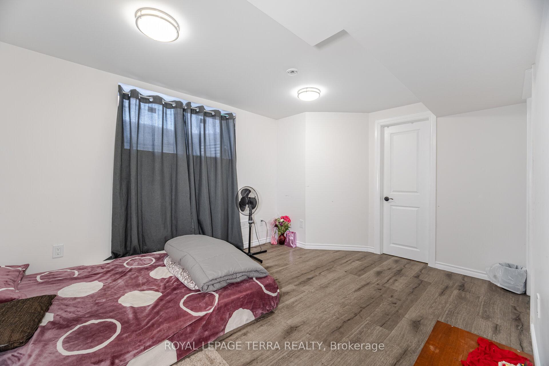 Photo 40 of 57 Carruthers Crescent, Barrie, Grove East — HOMEH