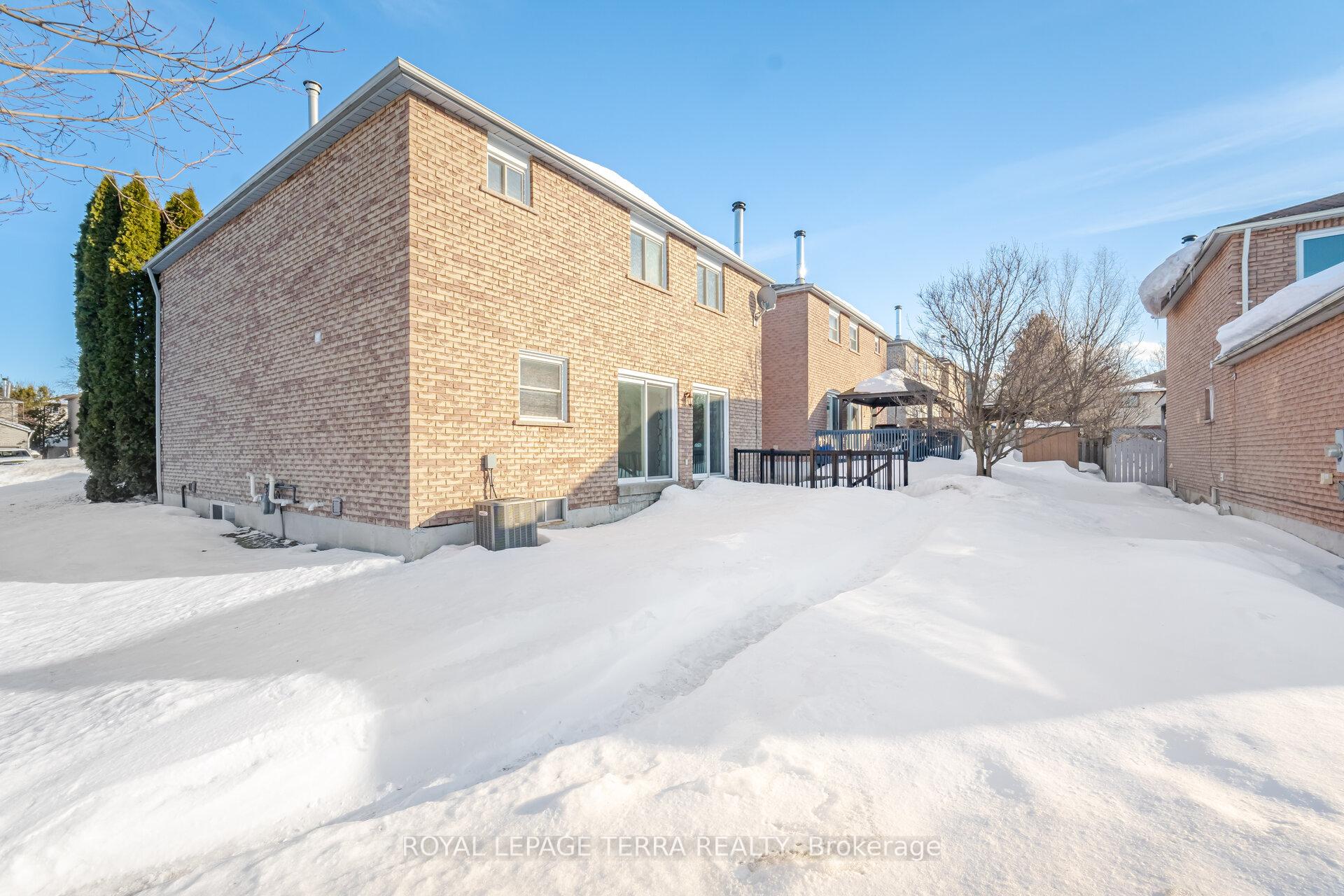 Photo 48 of 57 Carruthers Crescent, Barrie, Grove East — HOMEH