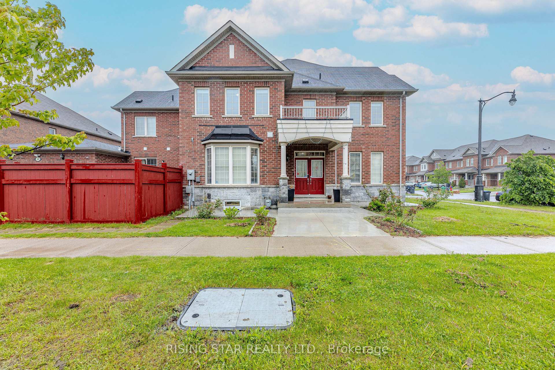 Photo 8 of 105 Naperton Drive, Brampton, Sandringham-Wellington — HOMEH