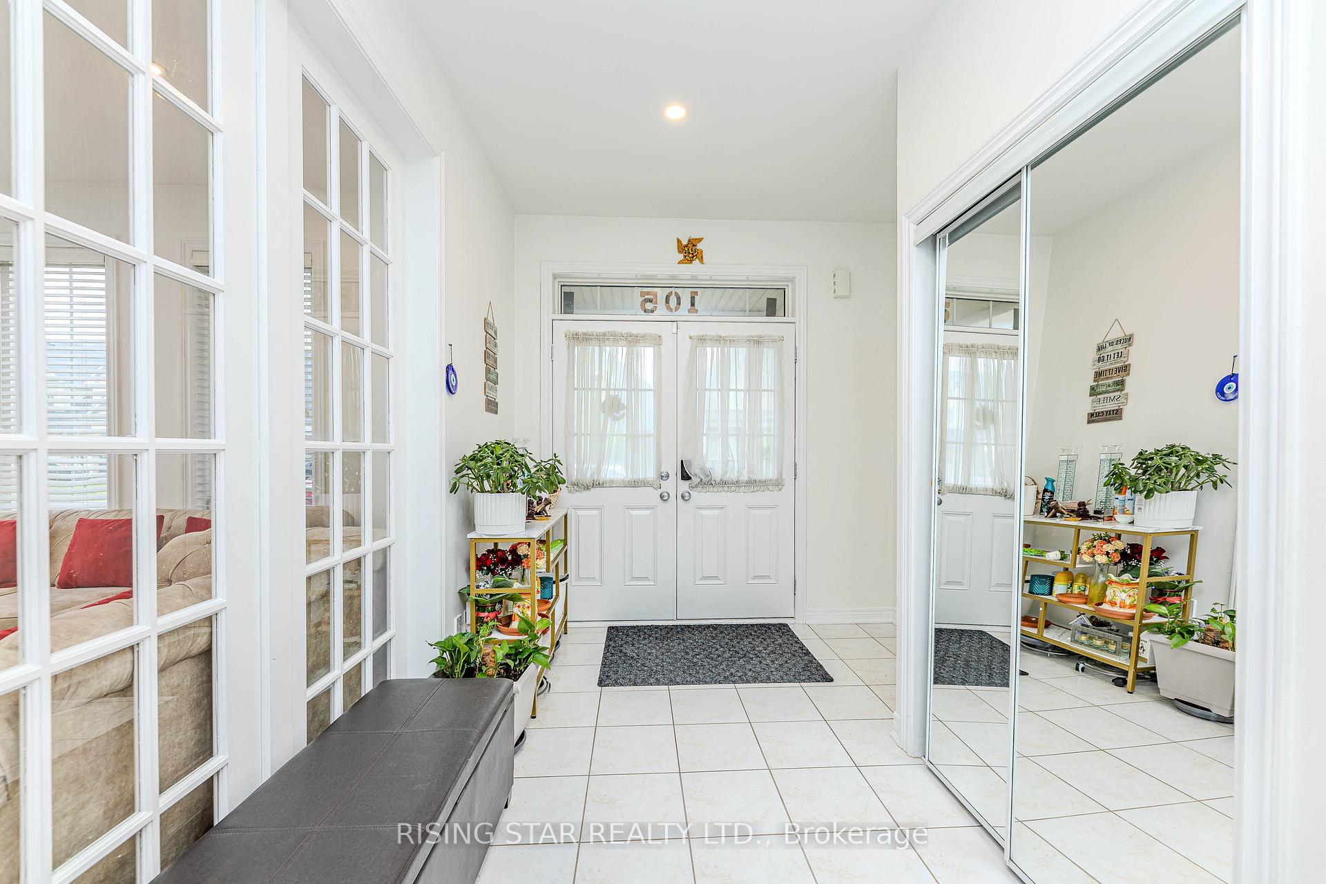 Photo 5 of 105 Naperton Drive, Brampton, Sandringham-Wellington — HOMEH