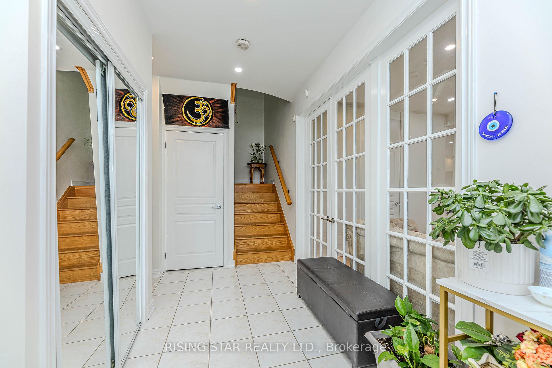 Photo 2 of 105 Naperton Drive, Brampton, Sandringham-Wellington — HOMEH