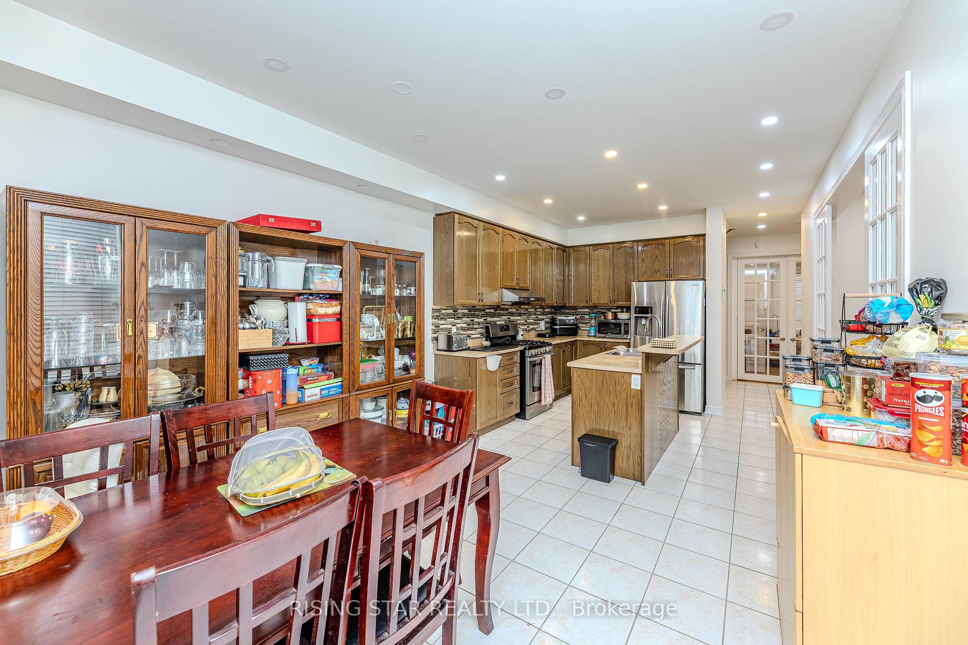 Photo 41 of 105 Naperton Drive, Brampton, Sandringham-Wellington — HOMEH