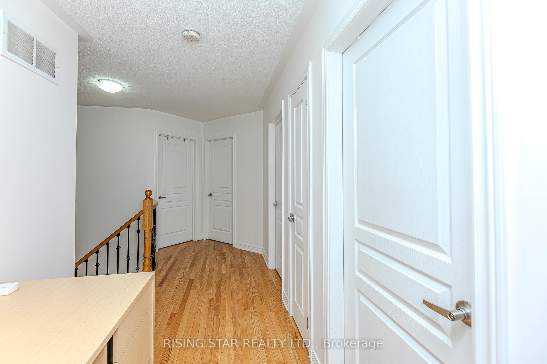 Photo 43 of 105 Naperton Drive, Brampton, Sandringham-Wellington — HOMEH