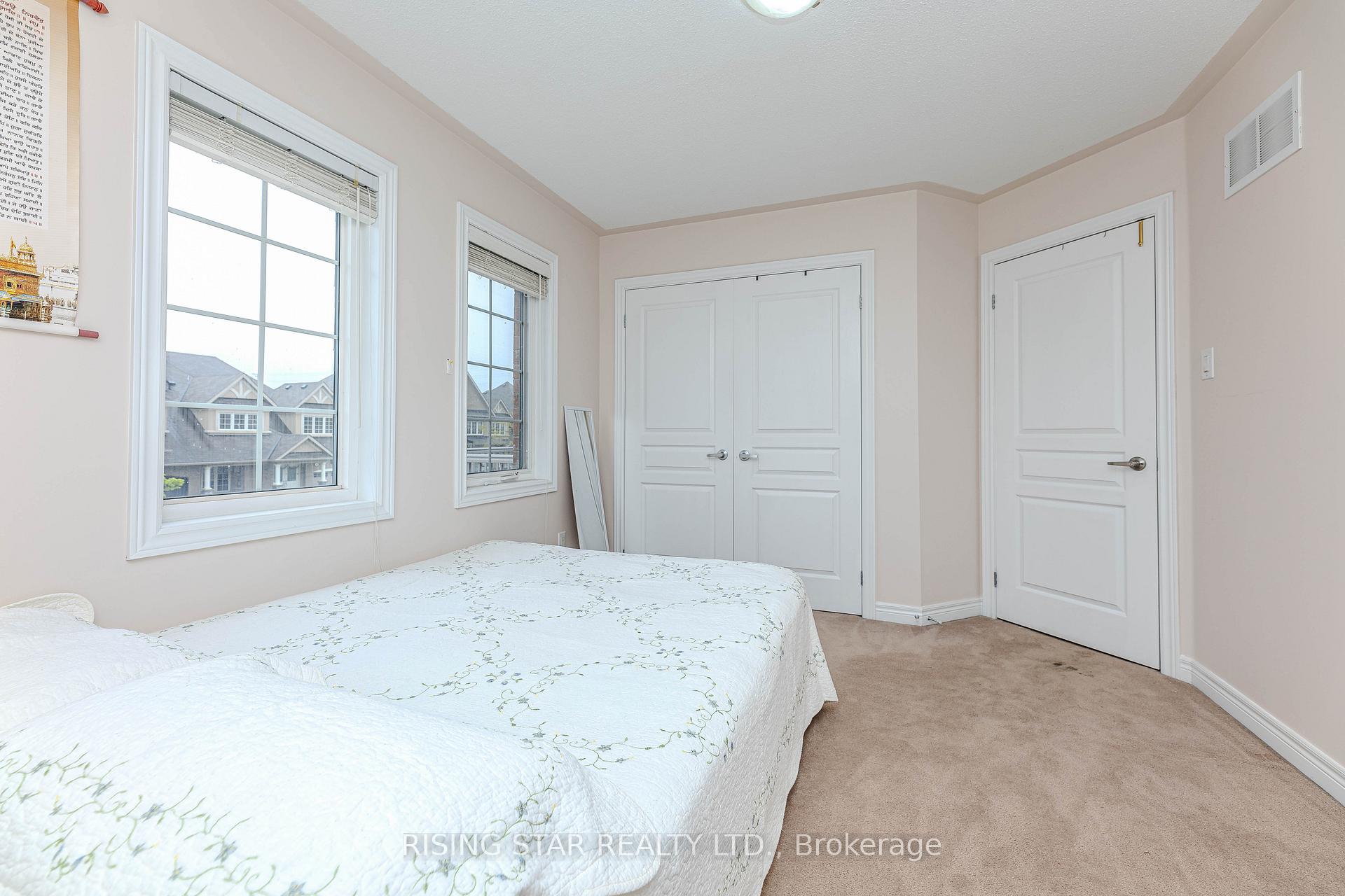Photo 18 of 105 Naperton Drive, Brampton, Sandringham-Wellington — HOMEH