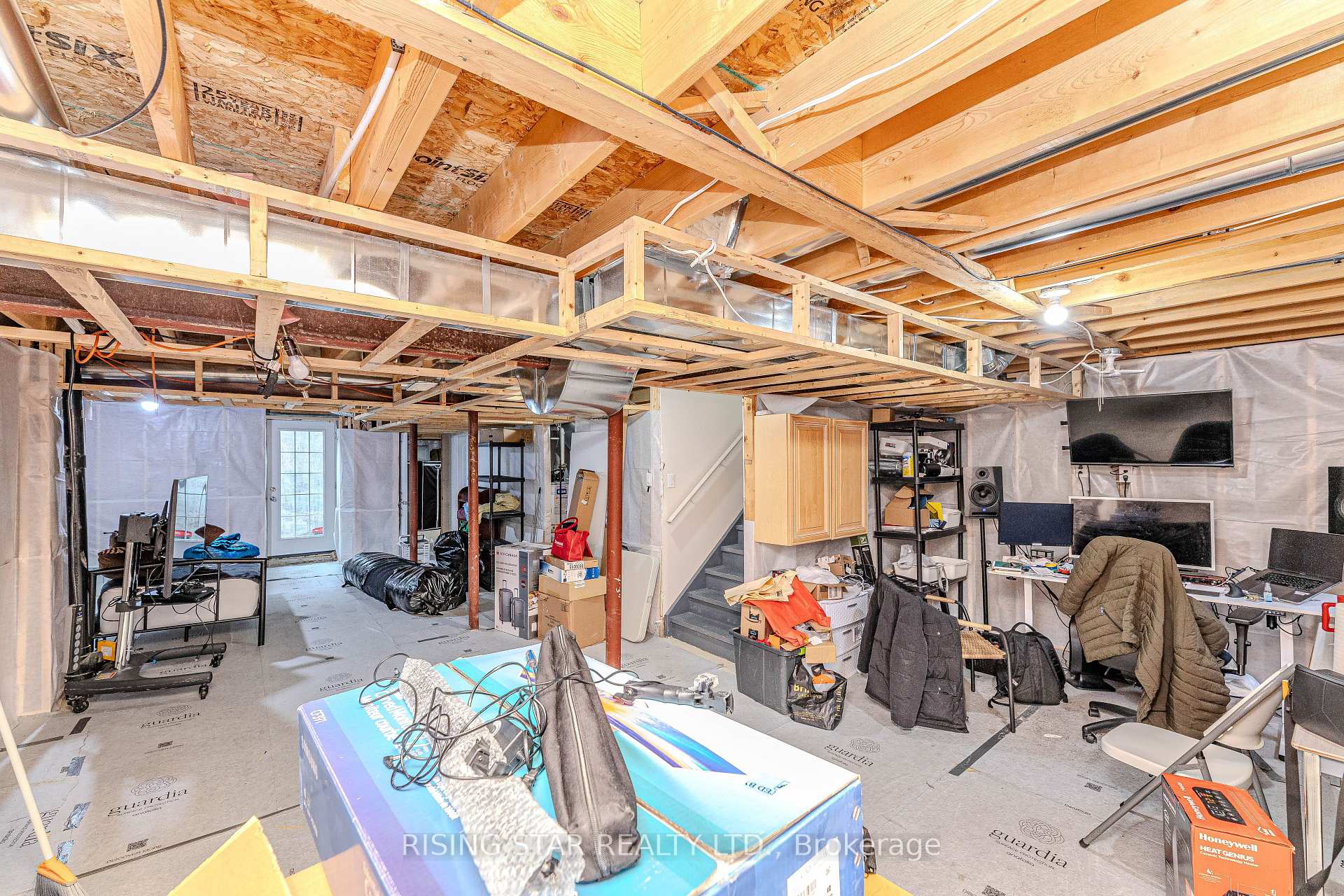 Photo 36 of 105 Naperton Drive, Brampton, Sandringham-Wellington — HOMEH