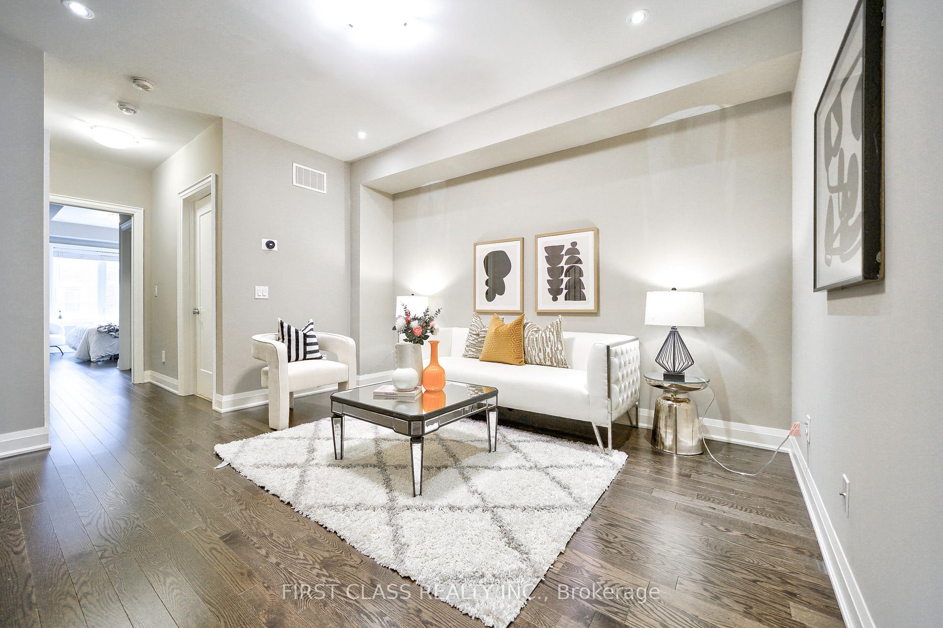 Photo 8 of 16 Dunton Lane, Richmond Hill, Bayview Hill — HOMEH