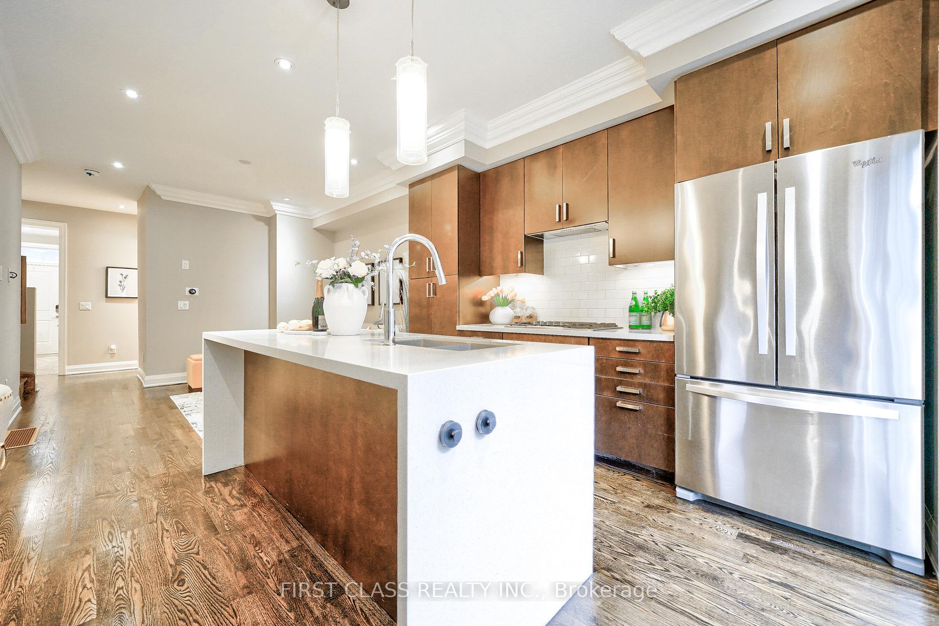 Photo 12 of 16 Dunton Lane, Richmond Hill, Bayview Hill — HOMEH