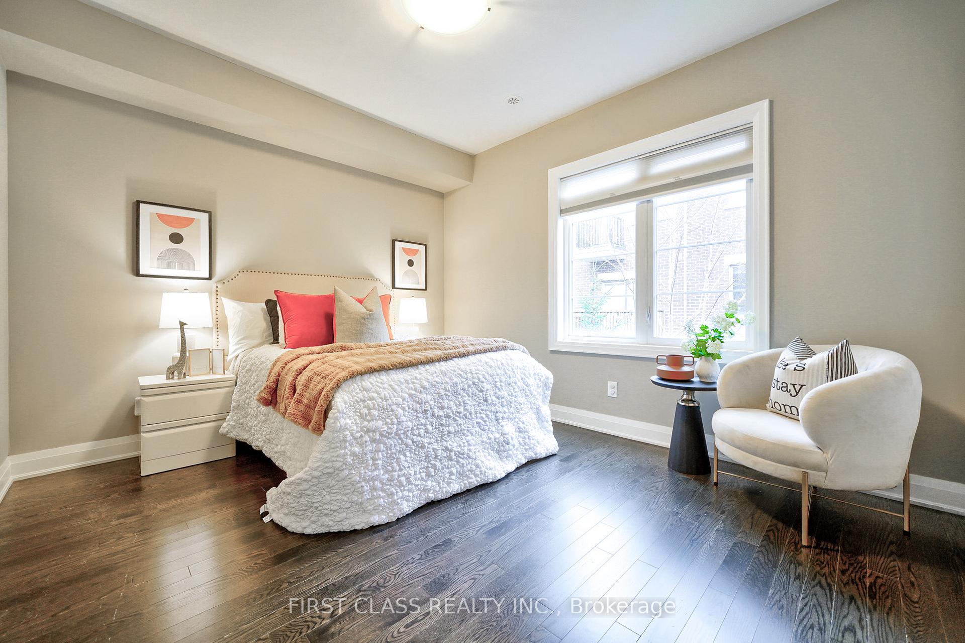Photo 17 of 16 Dunton Lane, Richmond Hill, Bayview Hill — HOMEH