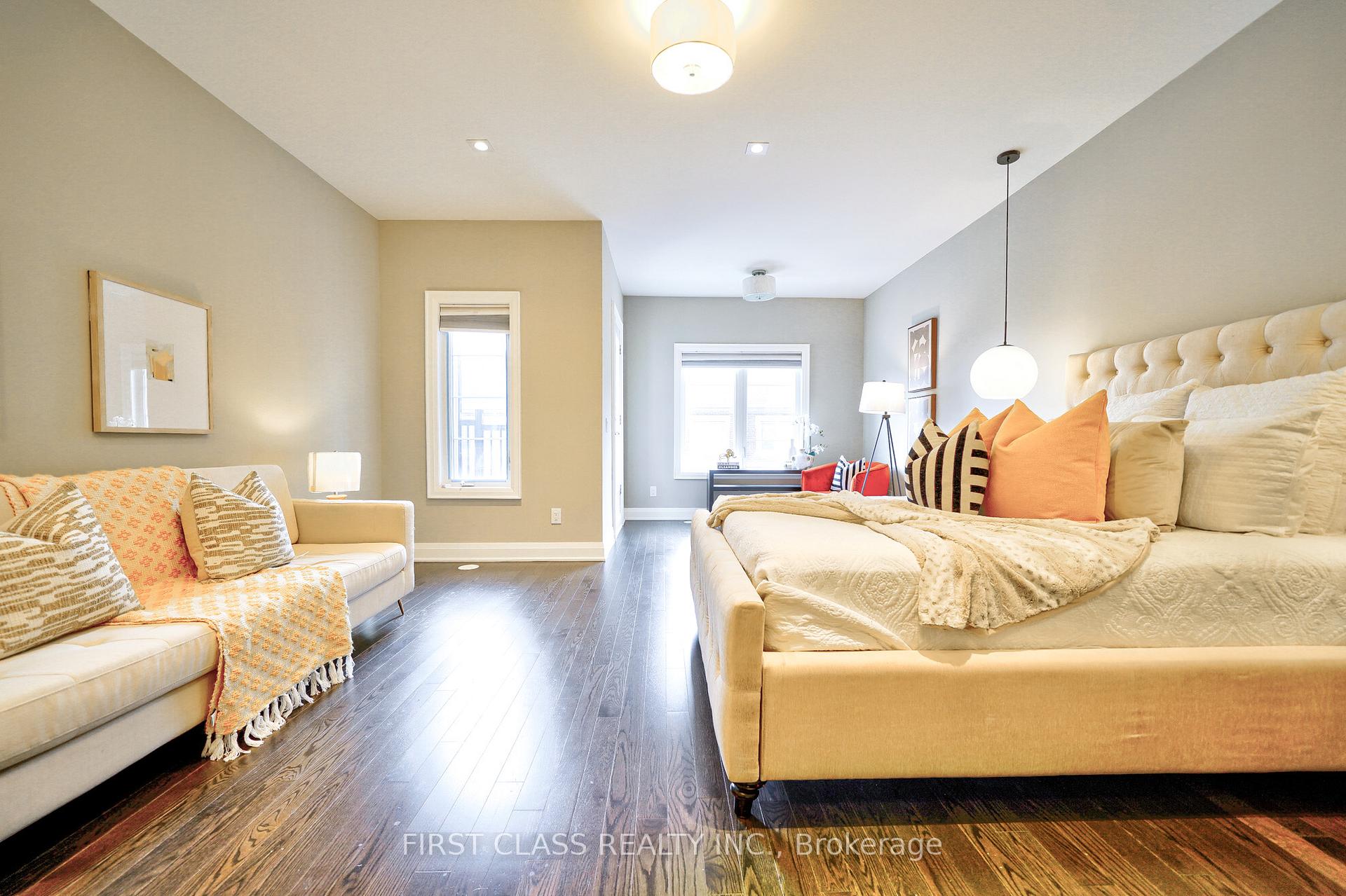 Photo 21 of 16 Dunton Lane, Richmond Hill, Bayview Hill — HOMEH