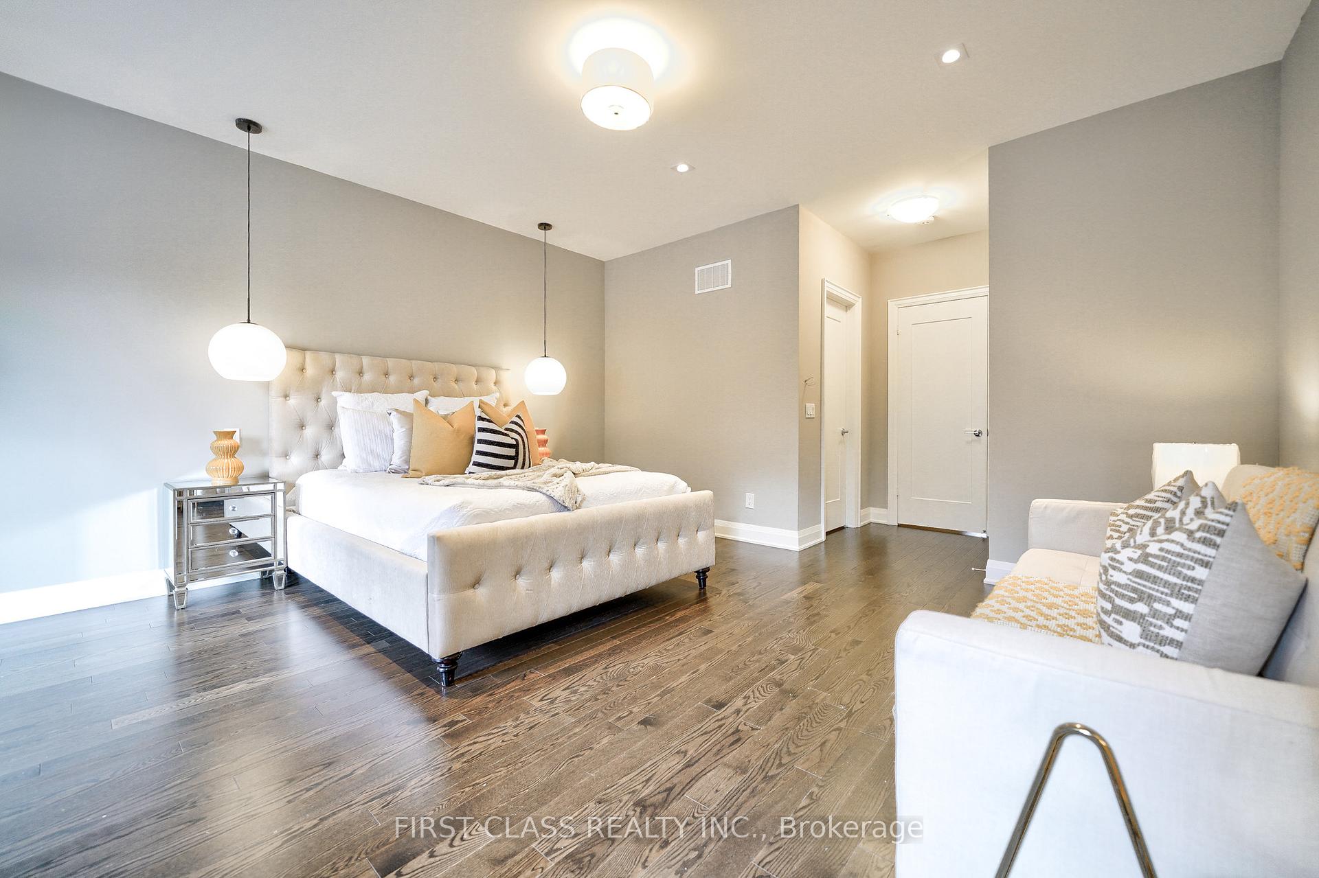 Photo 23 of 16 Dunton Lane, Richmond Hill, Bayview Hill — HOMEH