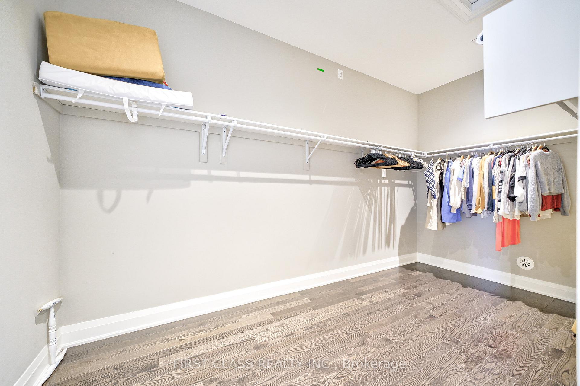 Photo 34 of 16 Dunton Lane, Richmond Hill, Bayview Hill — HOMEH