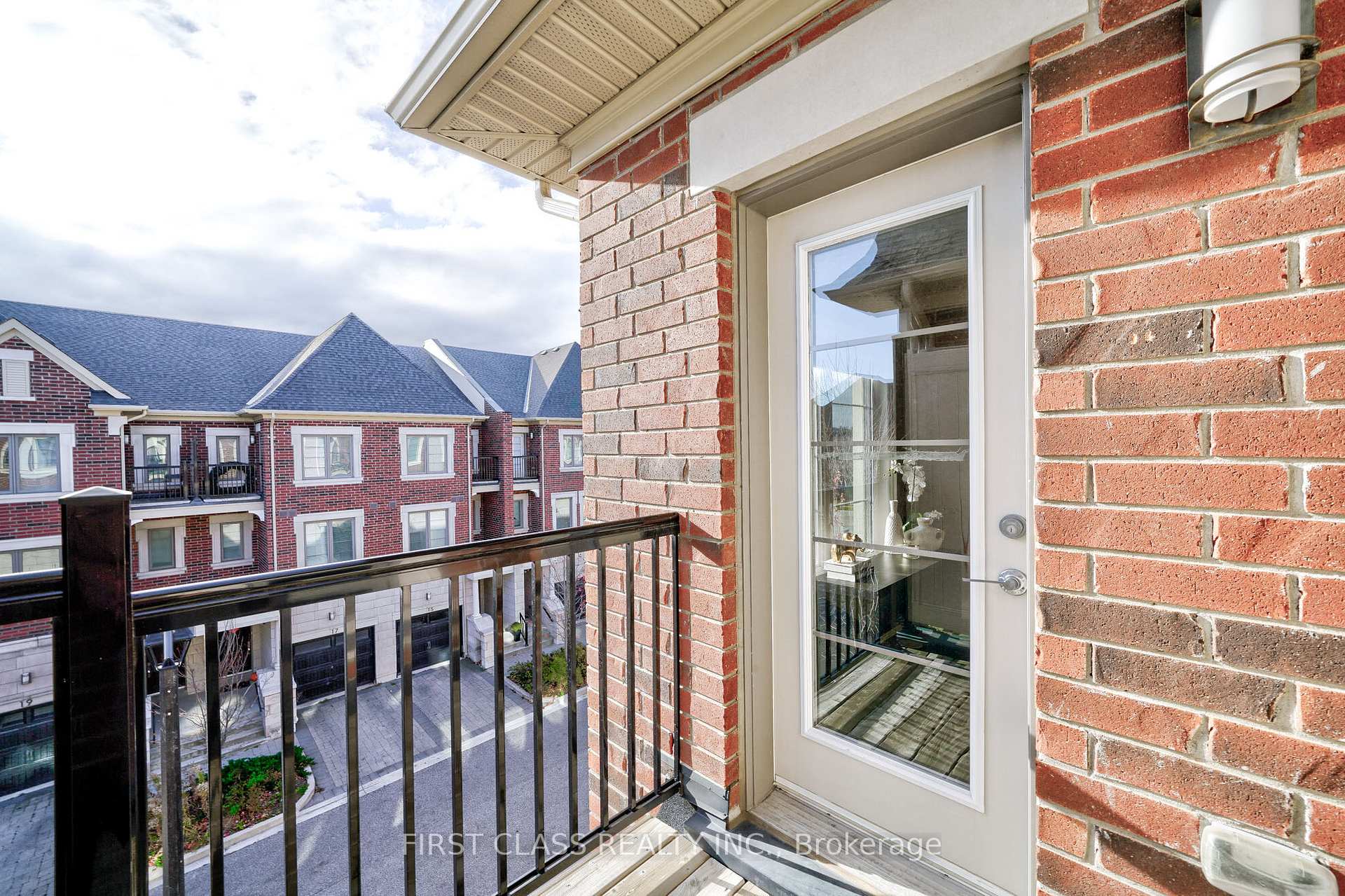 Photo 35 of 16 Dunton Lane, Richmond Hill, Bayview Hill — HOMEH