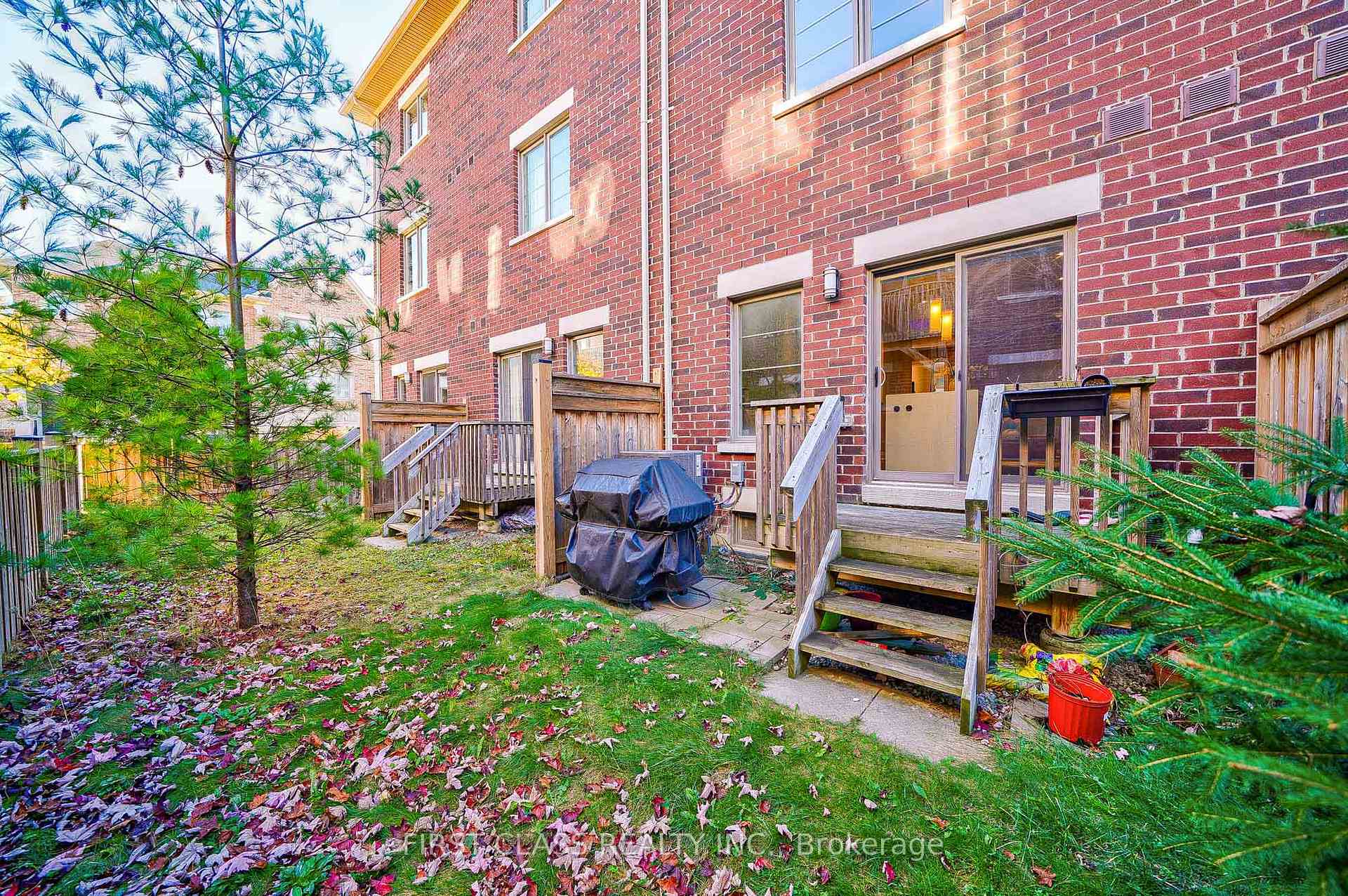 Photo 36 of 16 Dunton Lane, Richmond Hill, Bayview Hill — HOMEH