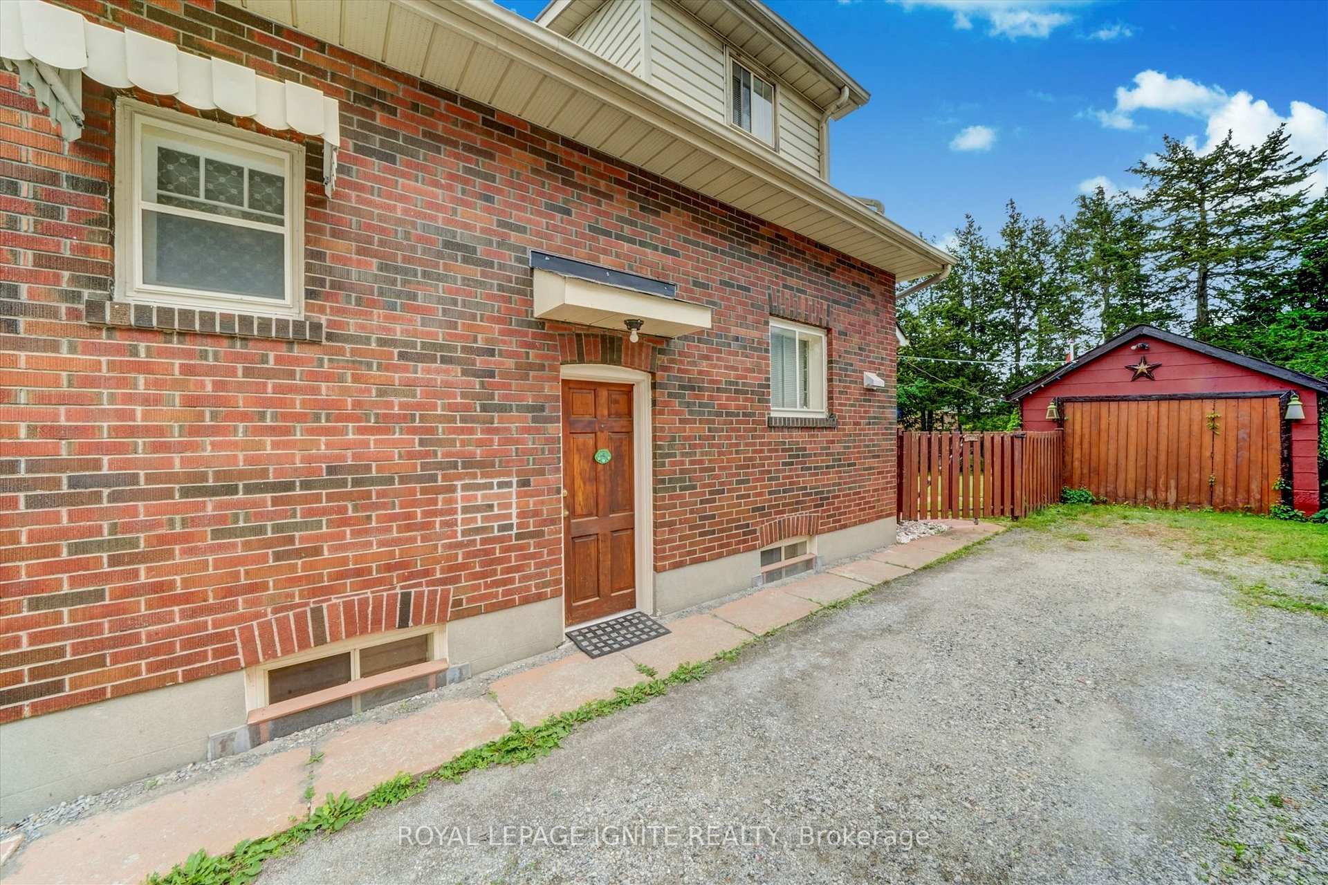 Photo 4 of 707 King Street W, Oshawa, Vanier — HOMEH