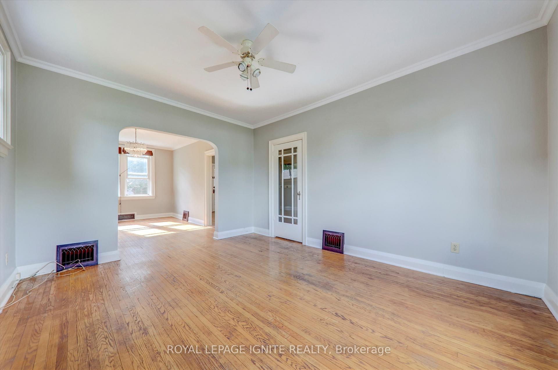 Photo 9 of 707 King Street W, Oshawa, Vanier — HOMEH