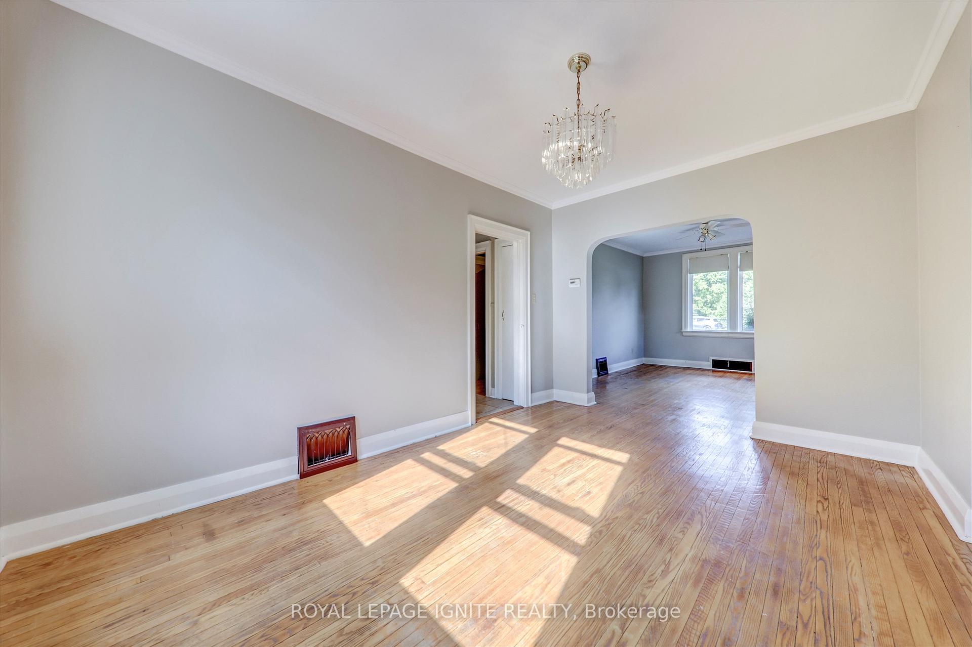 Photo 11 of 707 King Street W, Oshawa, Vanier — HOMEH