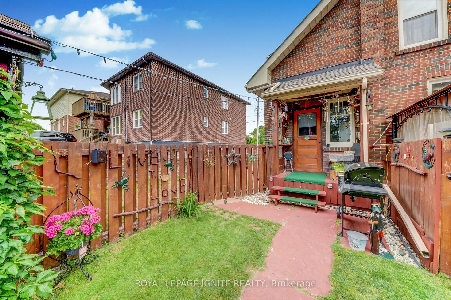 Photo 29 of 707 King Street W, Oshawa, Vanier — HOMEH