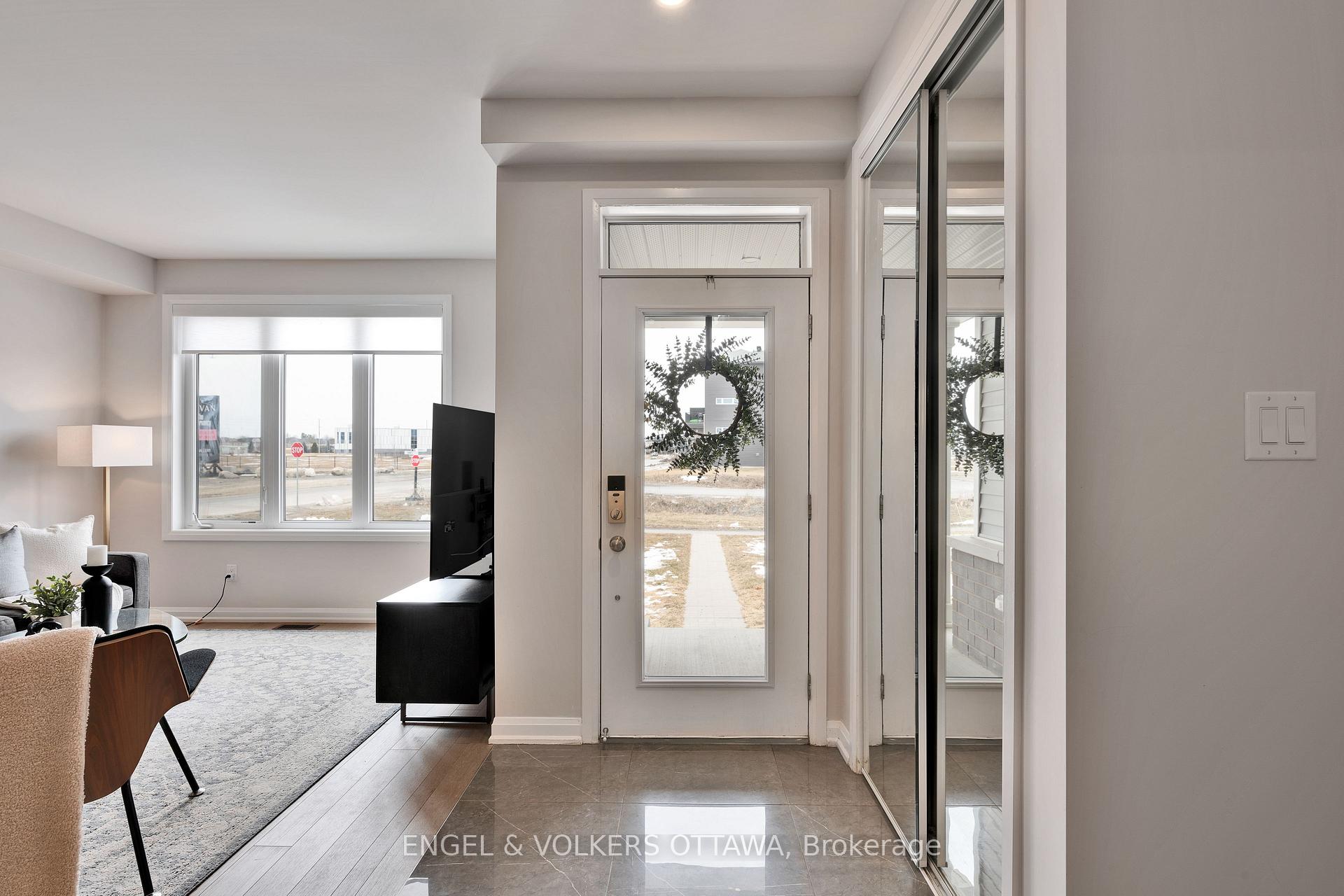 Photo 2 of 1190 Chapman Mills Drive, Ottawa, Barrhaven - Heritage Park — HOMEH