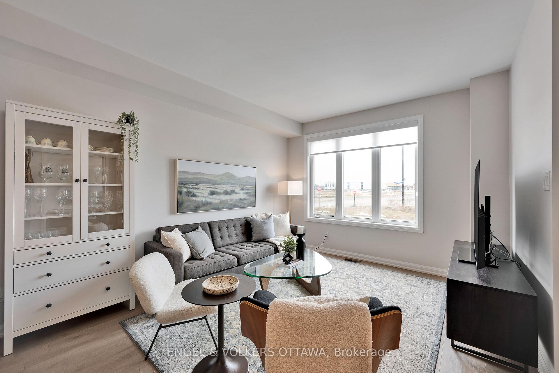 Photo 5 of 1190 Chapman Mills Drive, Ottawa, Barrhaven - Heritage Park — HOMEH